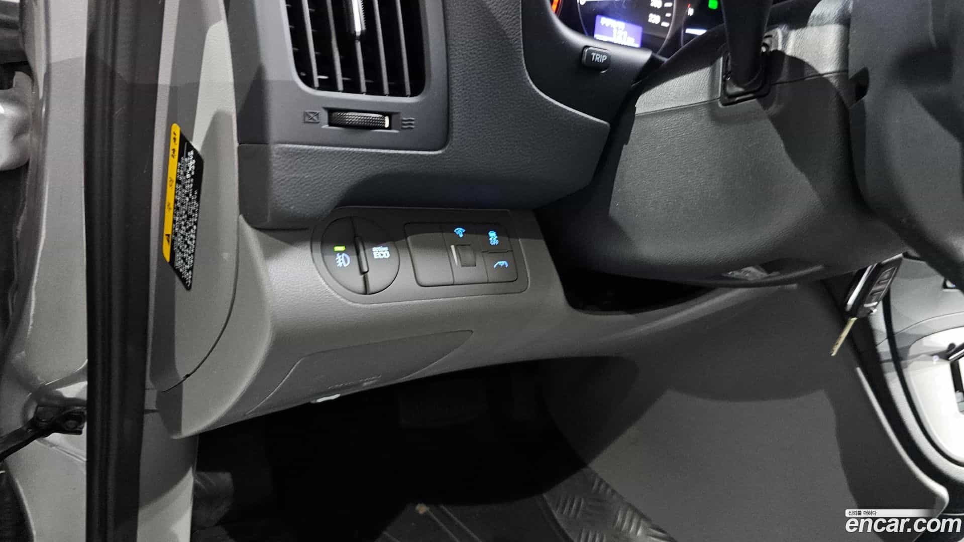 Starex Hyundai 2020.6-OPTION-021