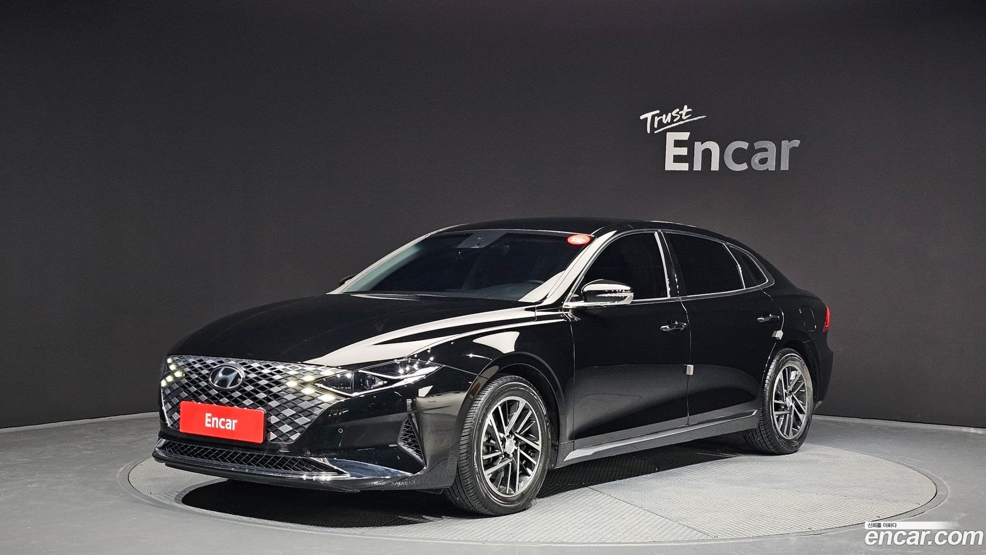 Main__Slider__Photo:Grandeur Hyundai 2020.8-0