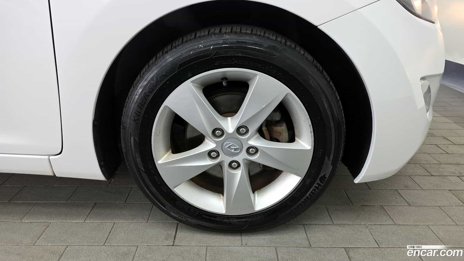 AVANTE Hyundai 2012.11-OUTER-005