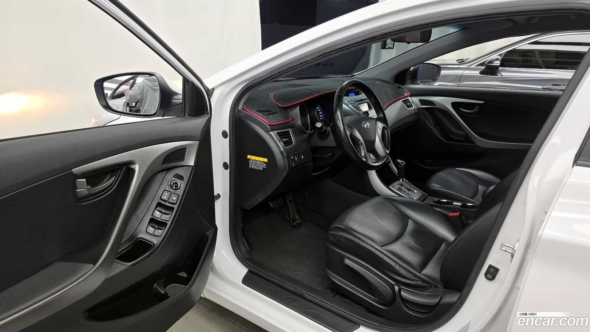 AVANTE Hyundai 2012.11-INNER-010