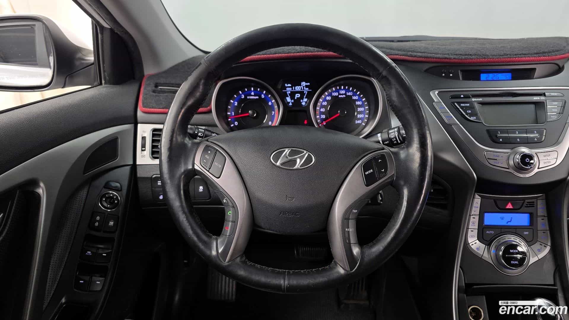 AVANTE Hyundai 2012.11-OPTION-017