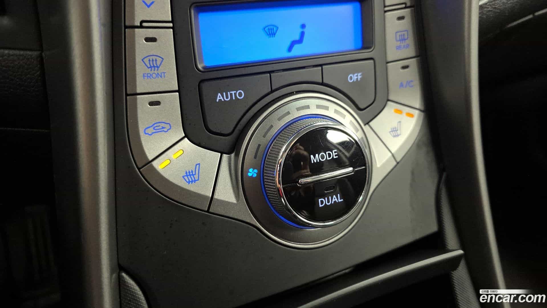 AVANTE Hyundai 2012.11-OPTION-020