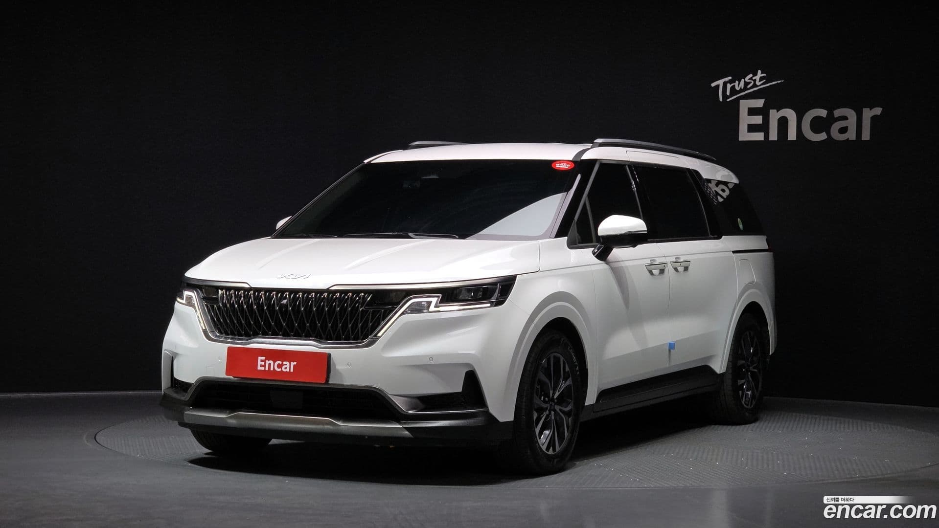 Main__Slider__Photo:Canival Kia 2023.1-0
