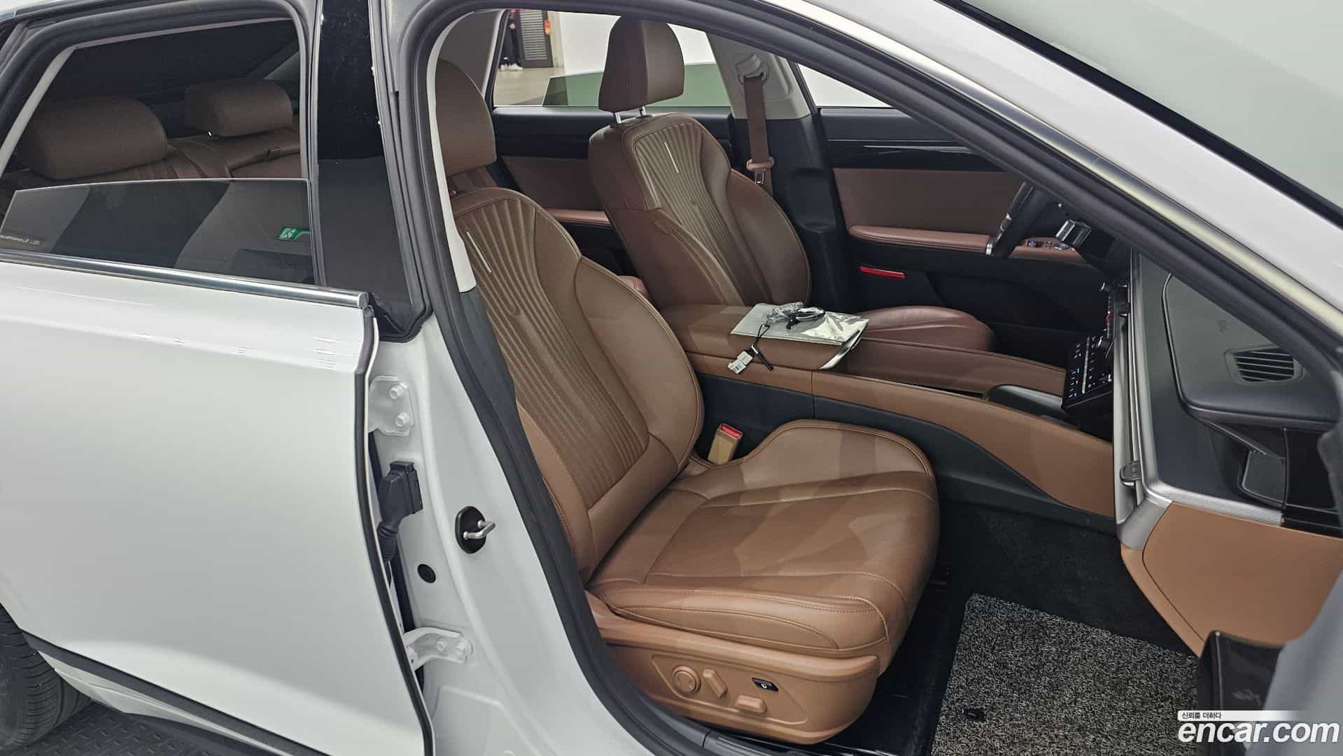 Grandeur Hyundai 2023.1-OPTION-015