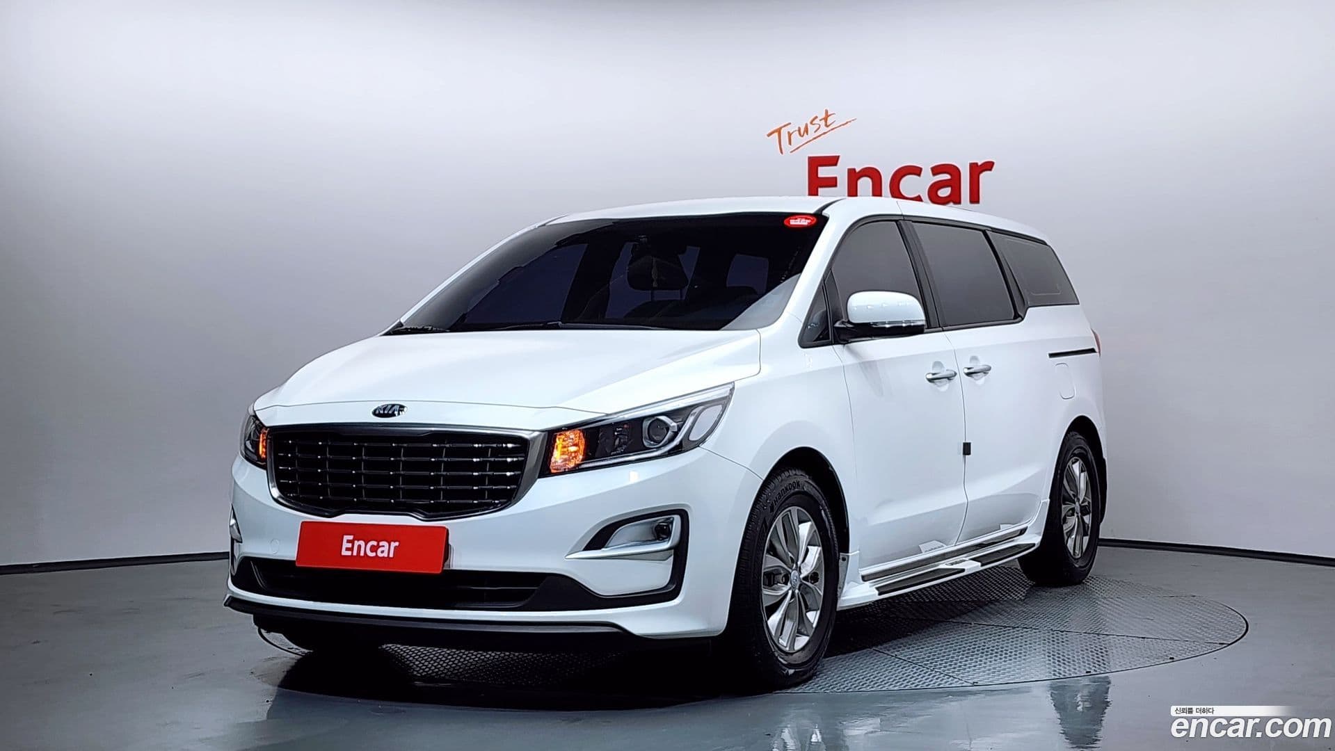 Main__Slider__Photo:Canival Kia 2019.8-0