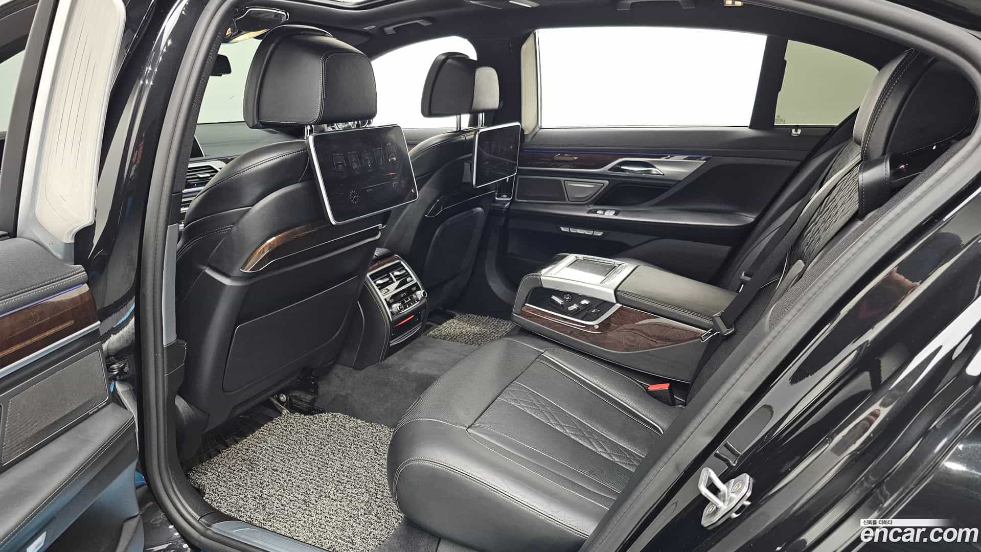 7-Series BMW 2016.8-OPTION-016