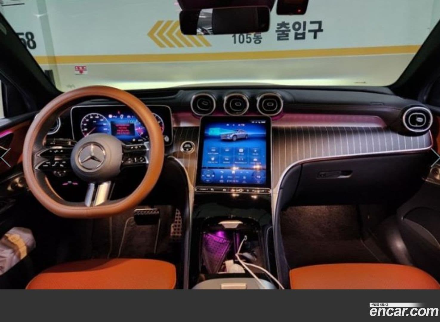 Main__Slider__Photo:GLC-Class Mercedes-Benz 2024.9-6