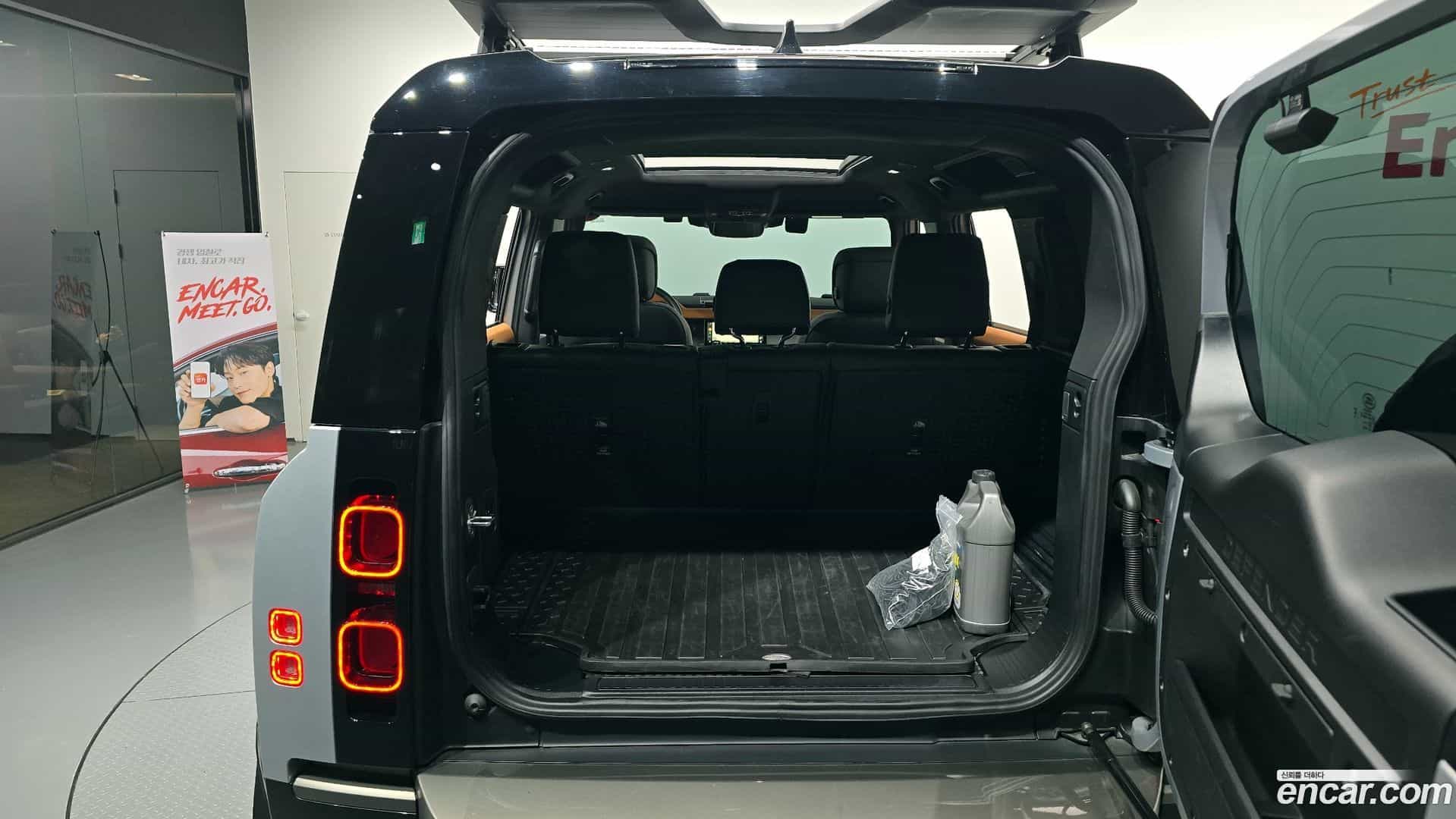 Defender Land Rover 2024.5-OPTION-024