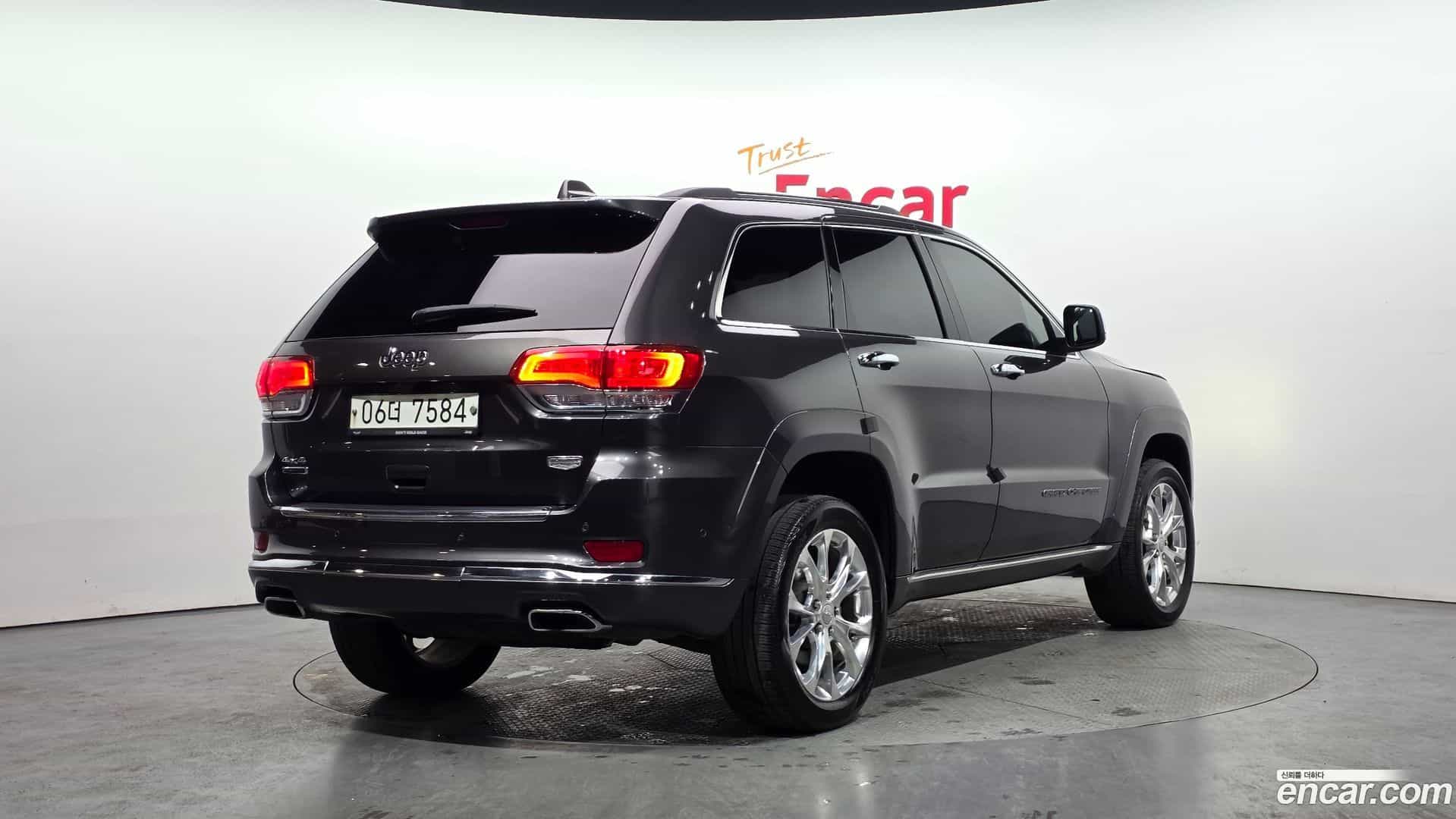 Cherokee Jeep 2019.6-OUTER-002