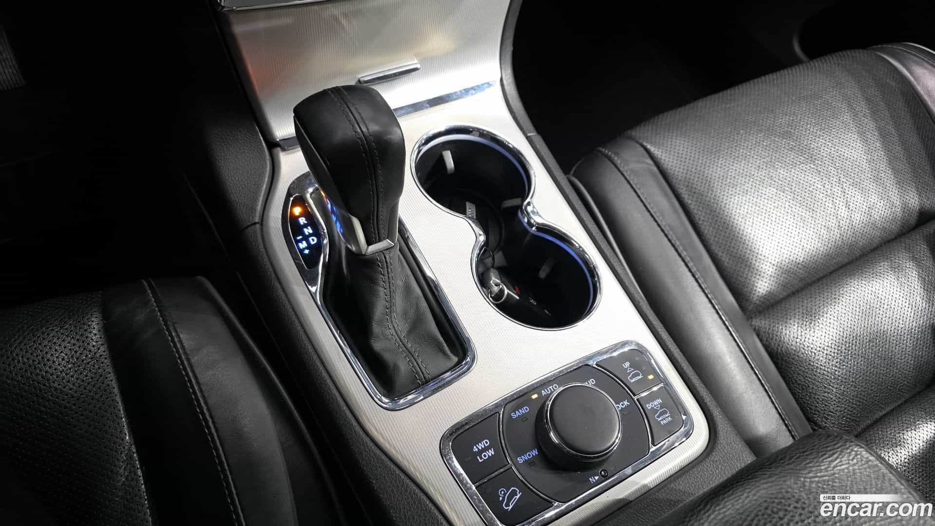 Cherokee Jeep 2019.6-INNER-009