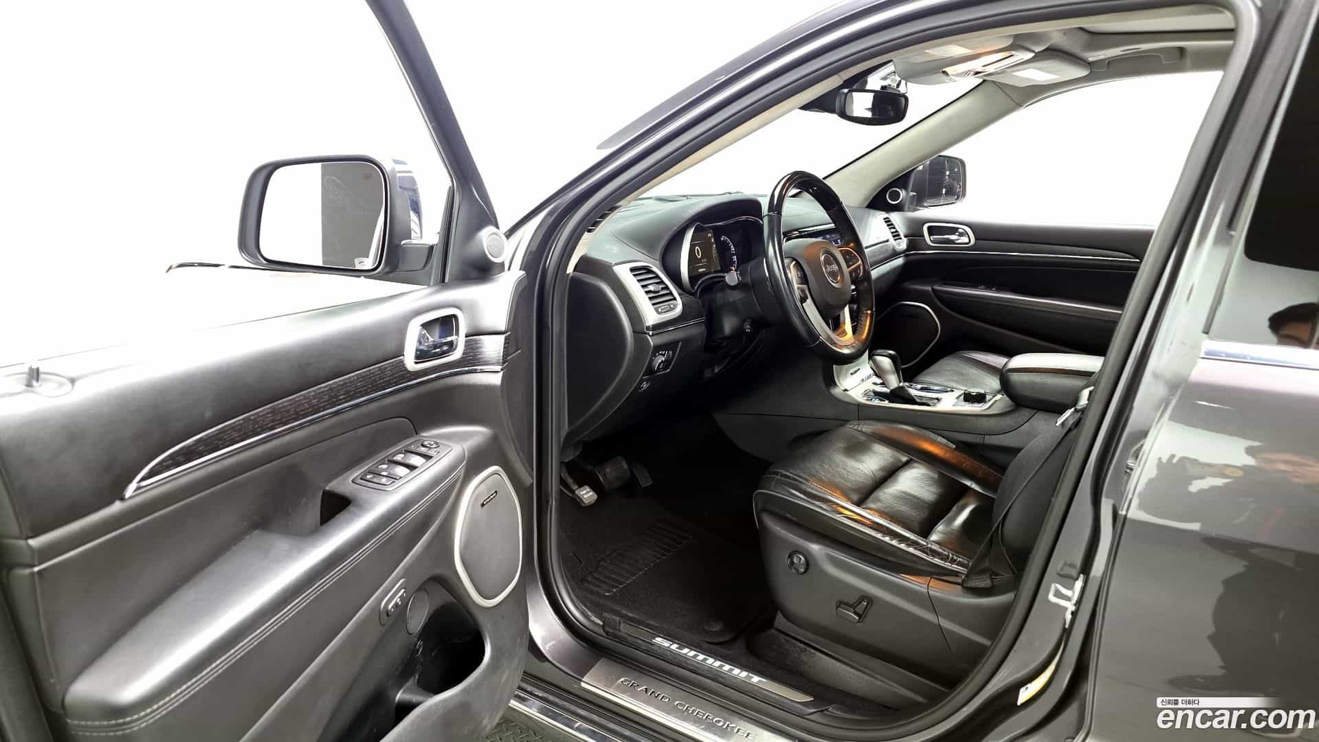 Cherokee Jeep 2019.6-INNER-010