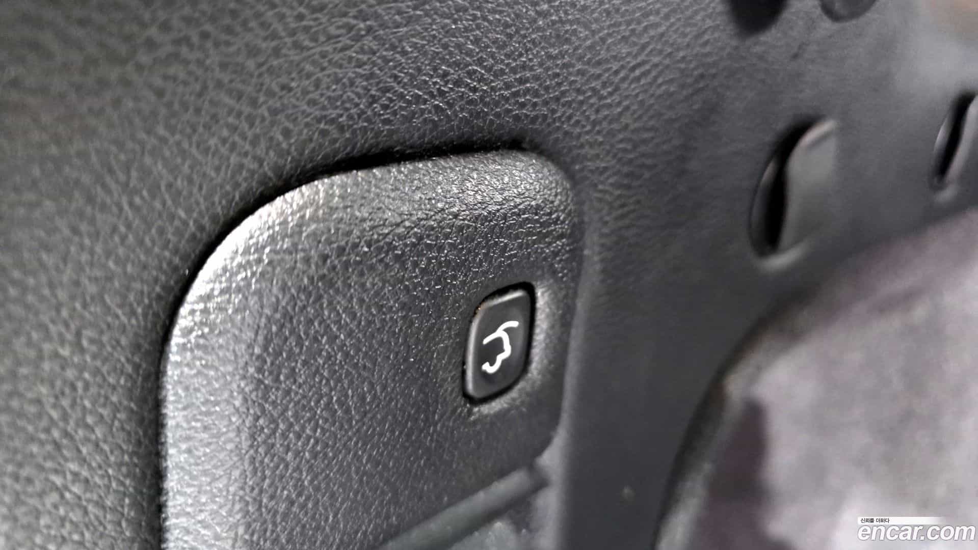 Cherokee Jeep 2019.6-OPTION-024