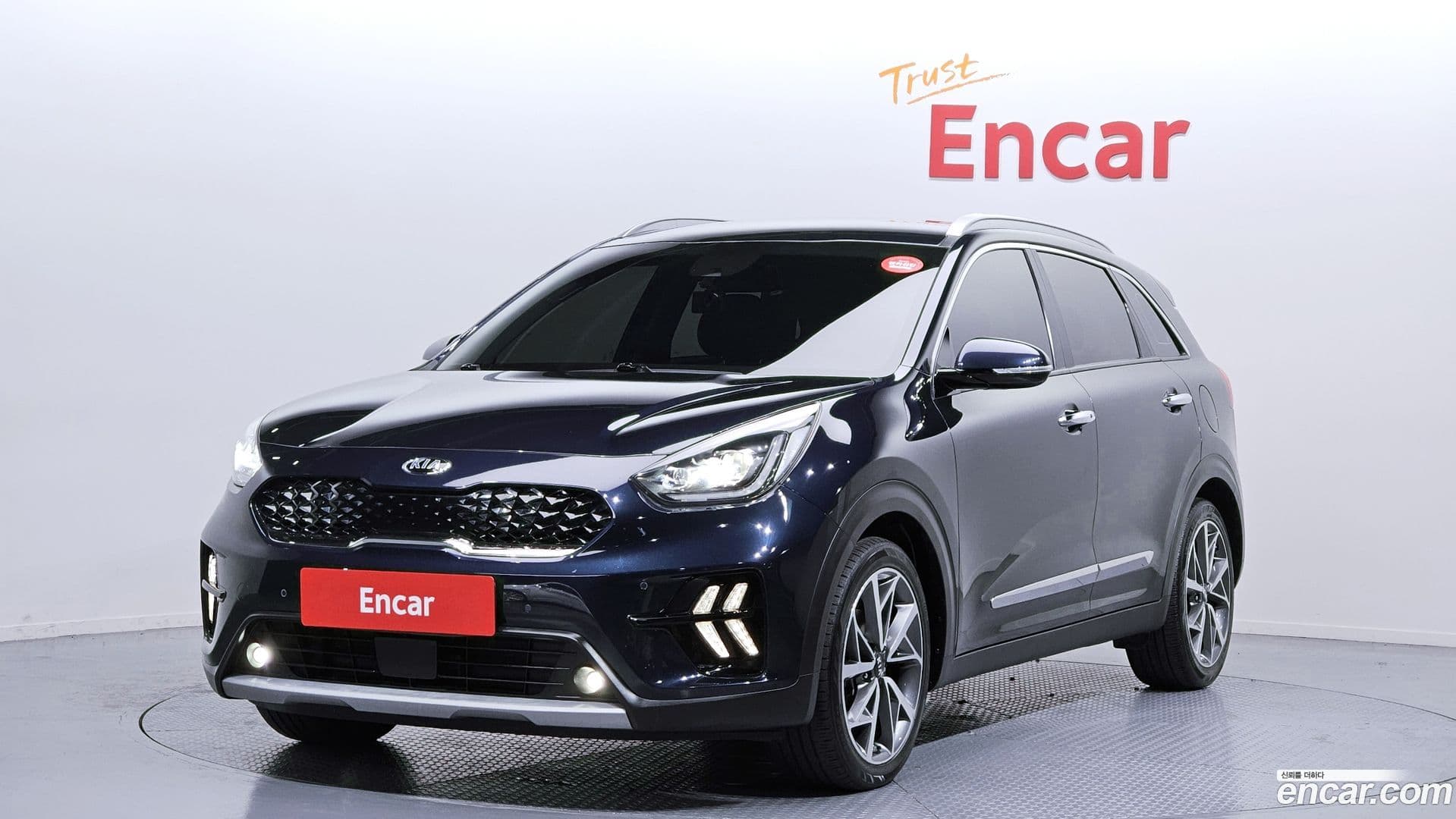 Main__Slider__Photo:Niro Kia 2019.8-0