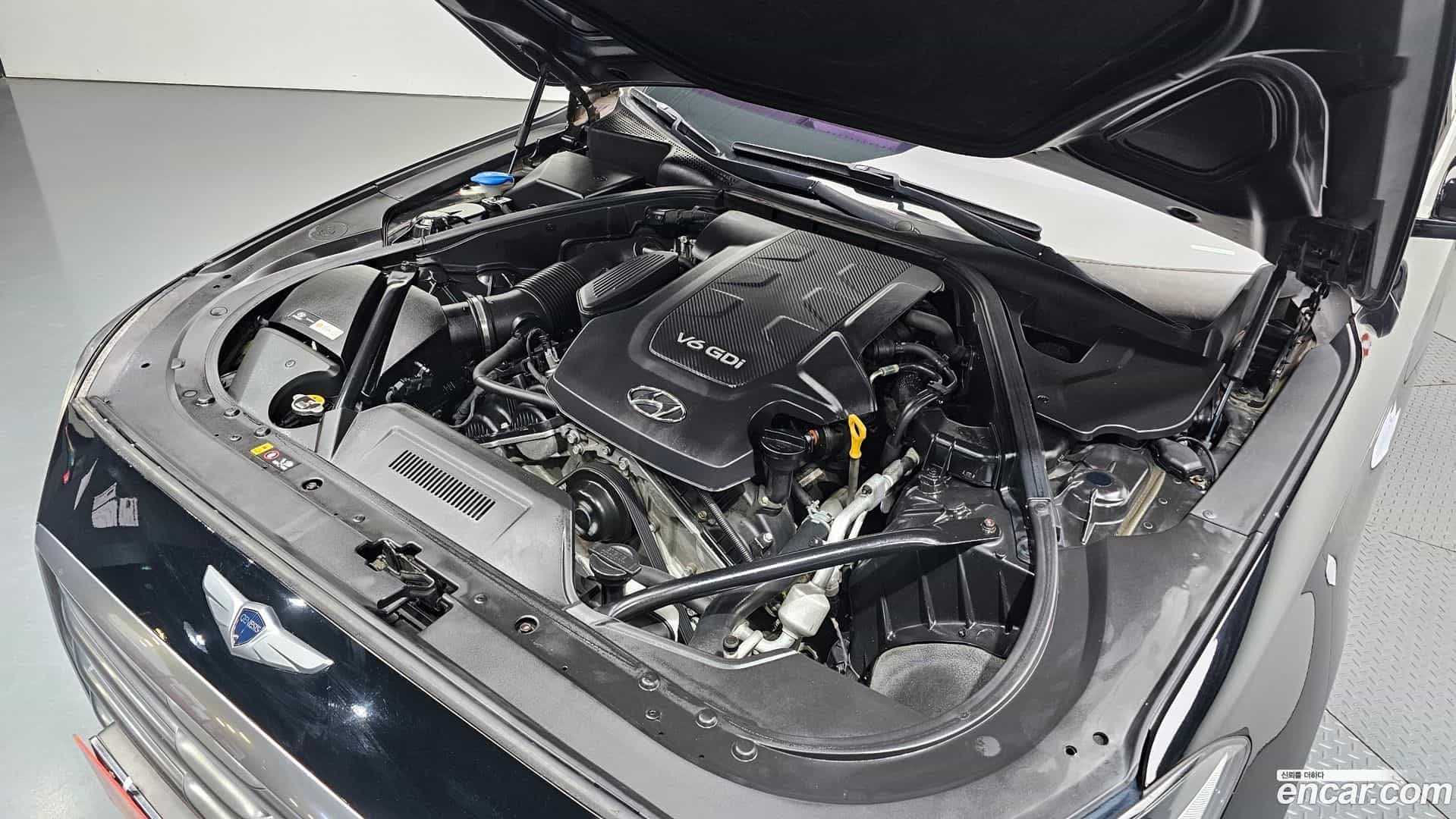Genesis Hyundai 2016.0-INNER-006