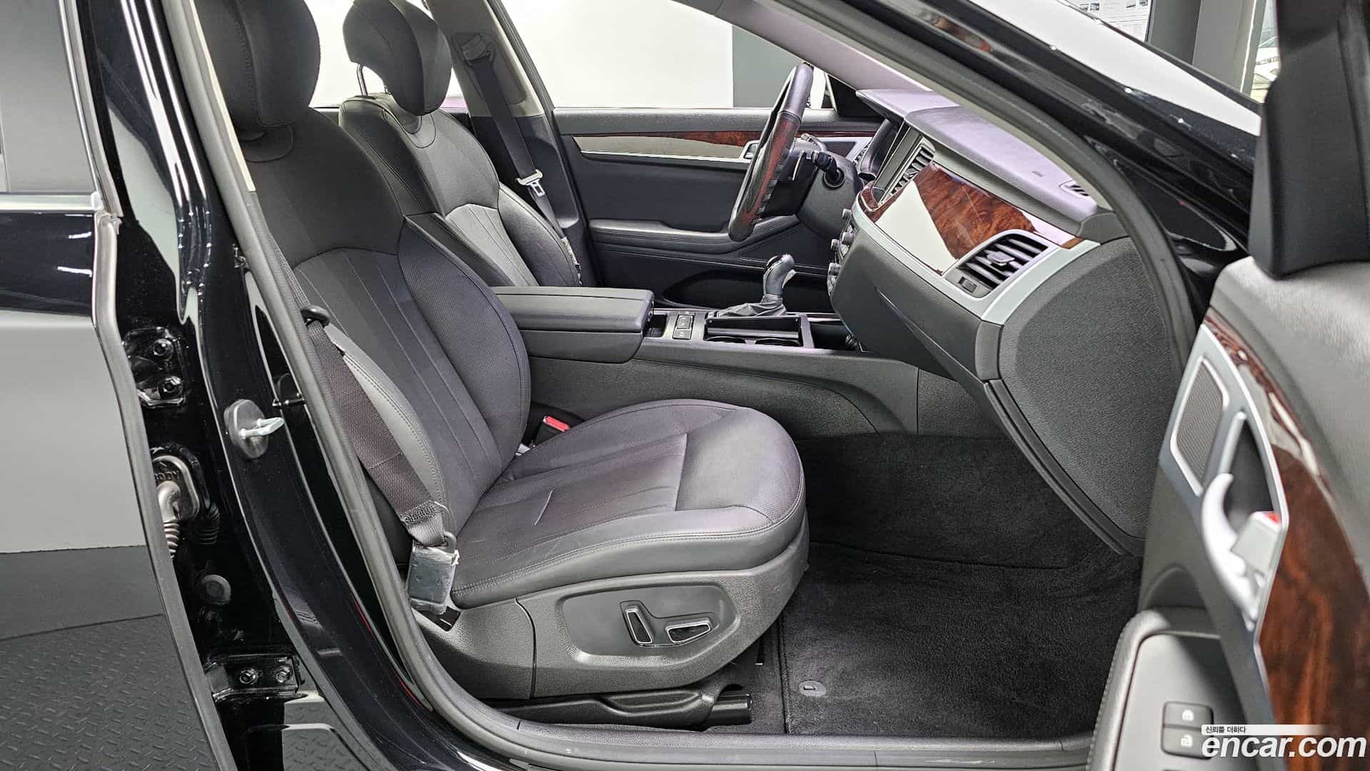 Genesis Hyundai 2016.0-OPTION-015