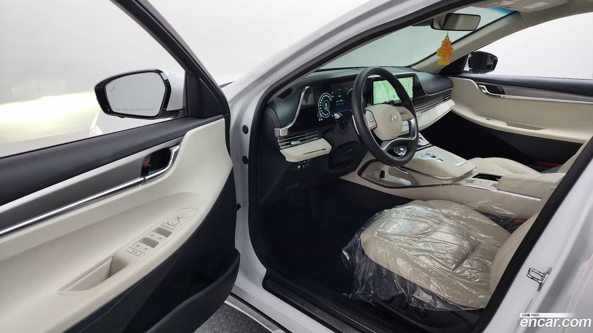 Grandeur Hyundai 2021.11-INNER-010