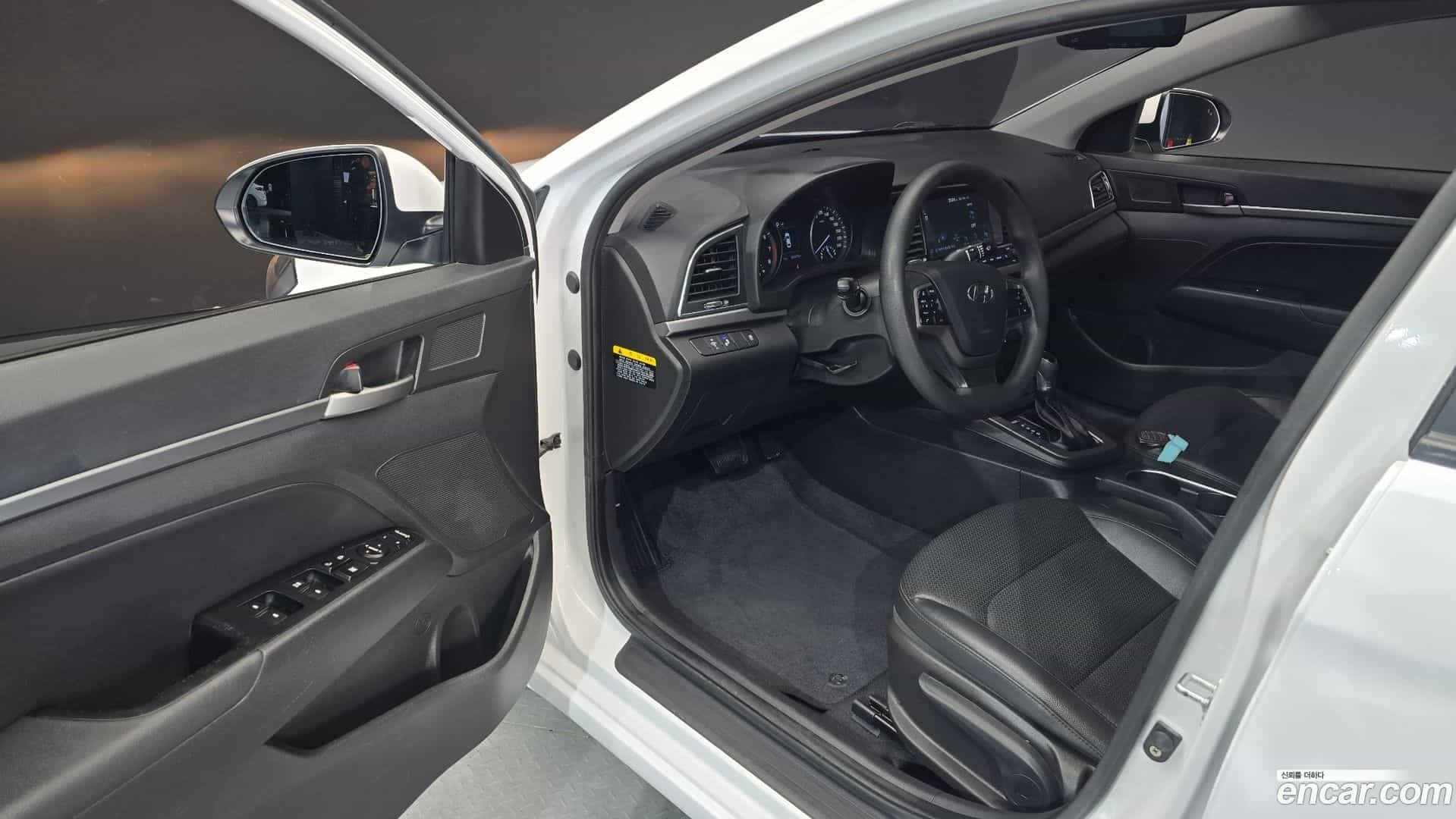 AVANTE Hyundai 2018.7-INNER-010