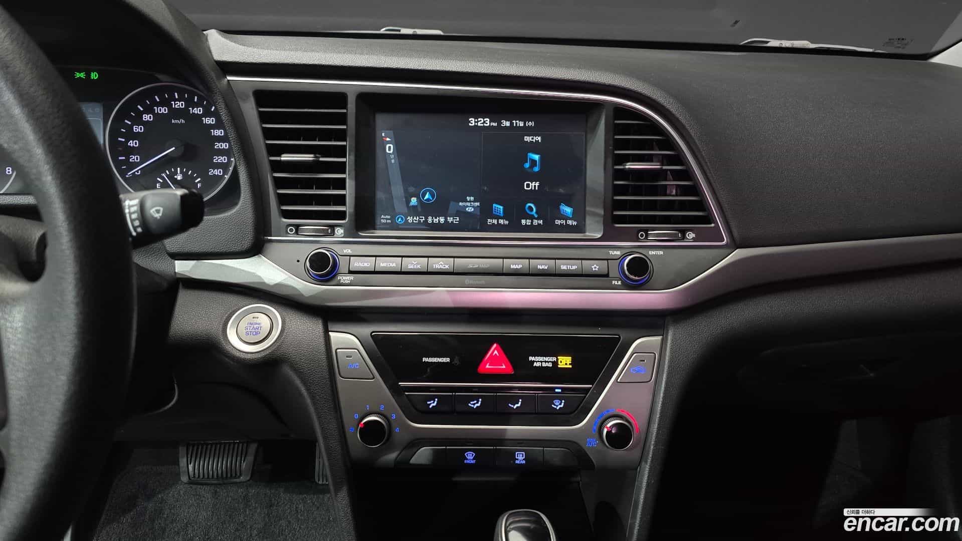 AVANTE Hyundai 2018.7-OPTION-019