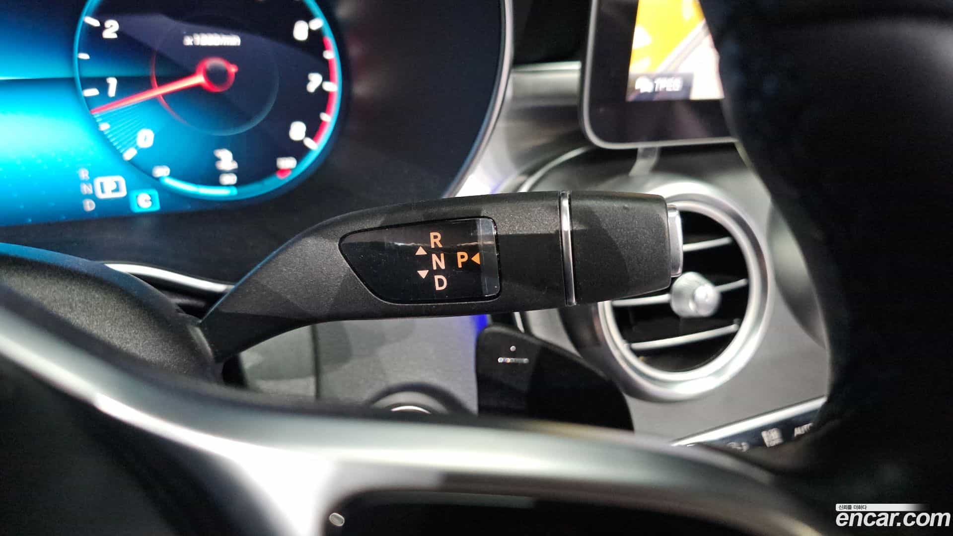 C-Class Mercedes-Benz 2021.1-INNER-009
