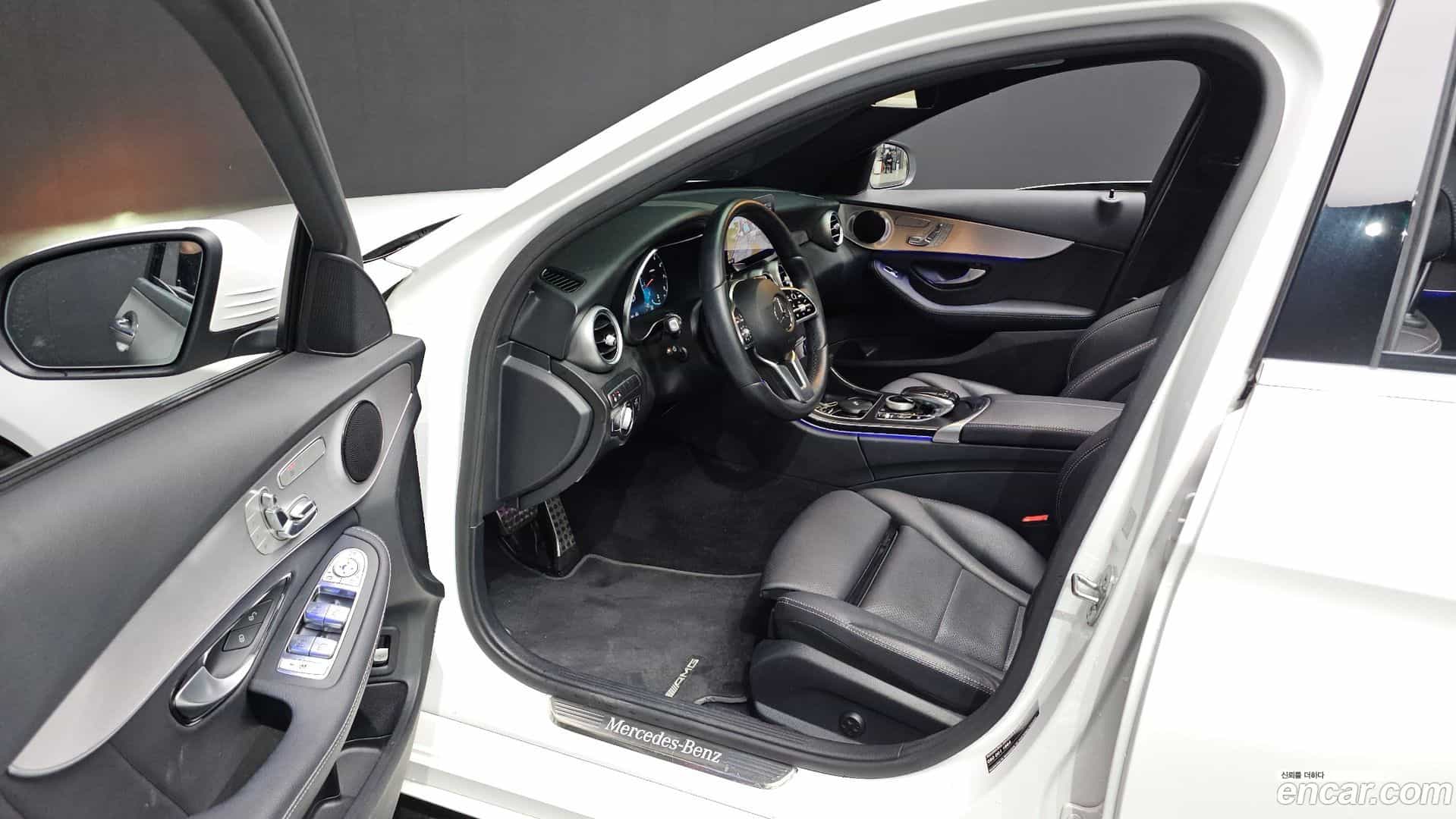 C-Class Mercedes-Benz 2021.1-INNER-010