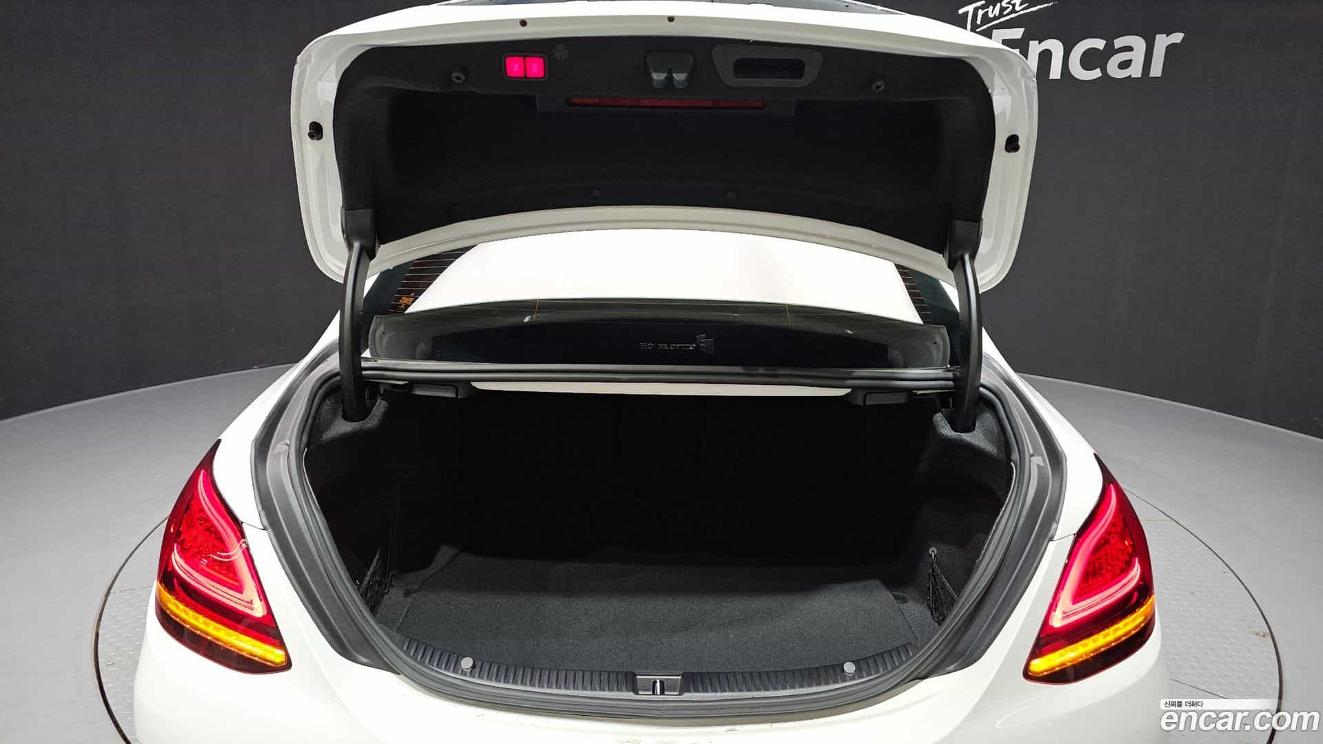 C-Class Mercedes-Benz 2021.1-OPTION-024