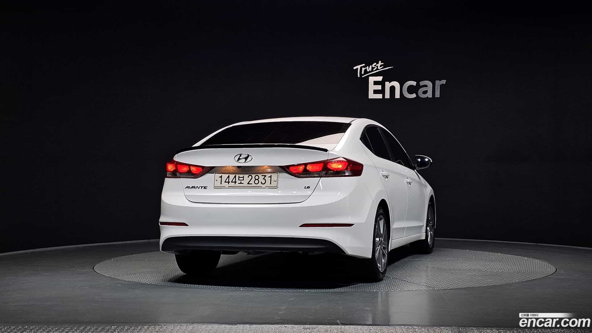 AVANTE Hyundai 2018.8-OUTER-004