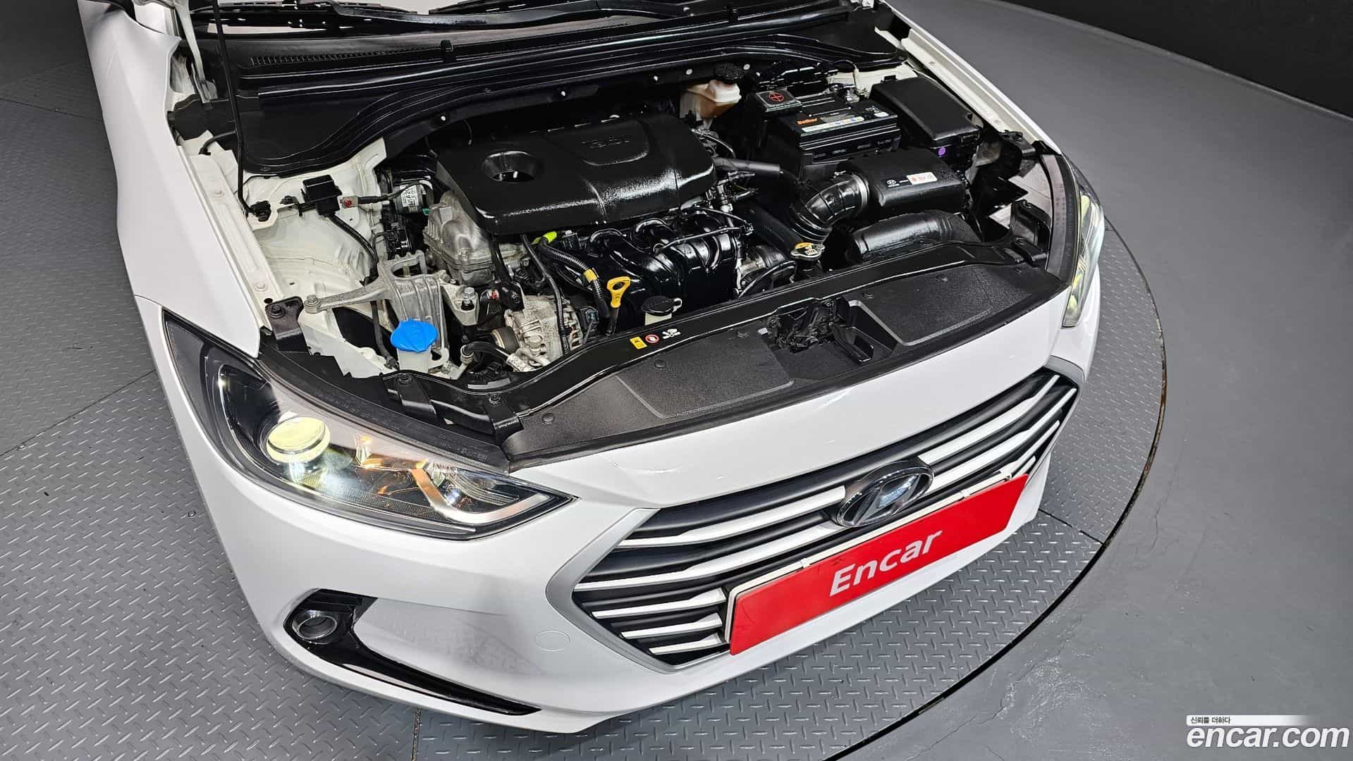 AVANTE Hyundai 2018.8-INNER-006