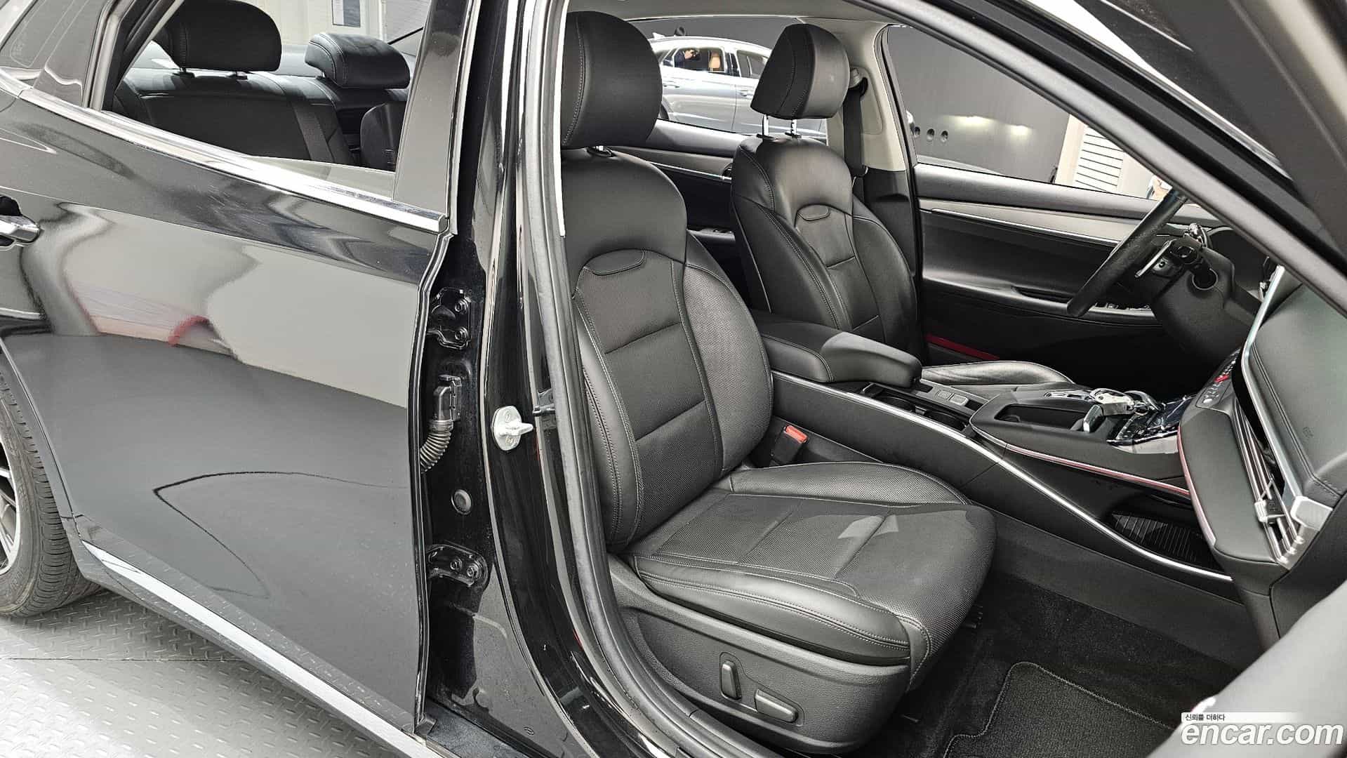 Grandeur Hyundai 2021.1-OPTION-016