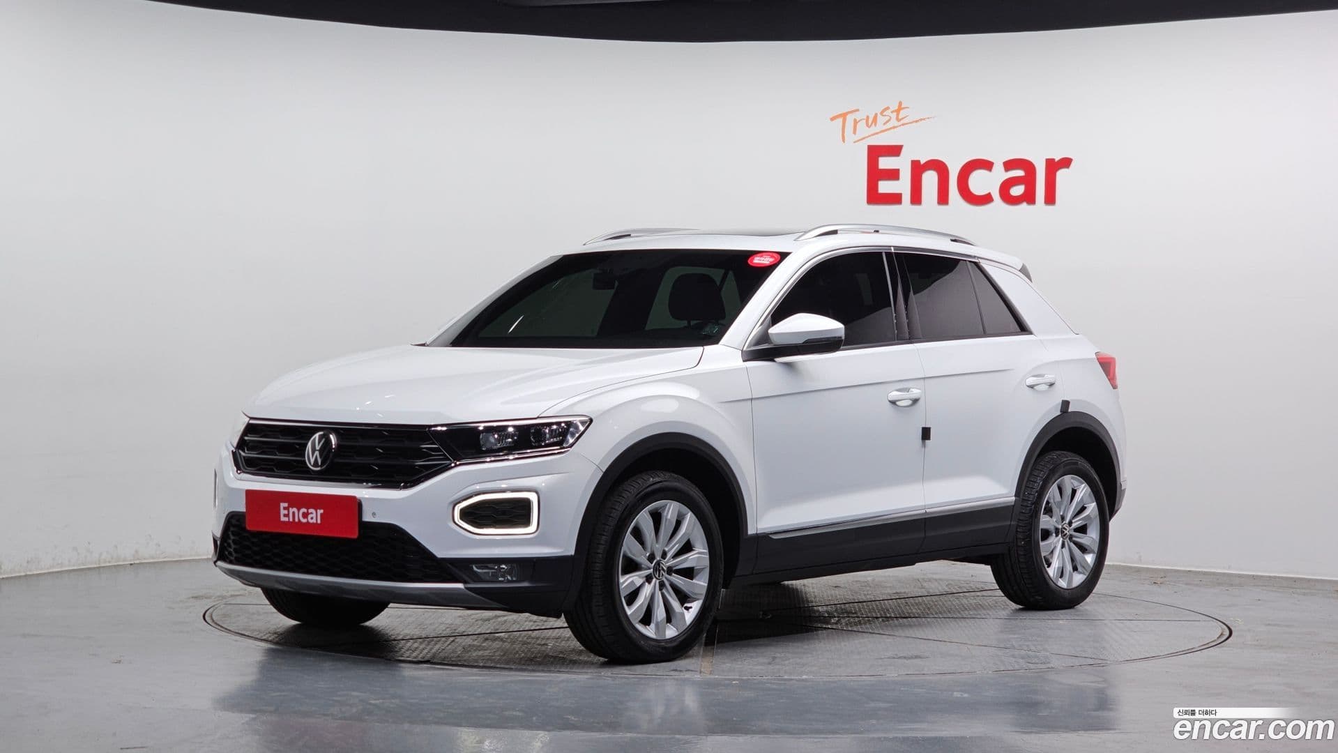 Main__Slider__Photo:T-Roc Volkswagen 2021.5-0