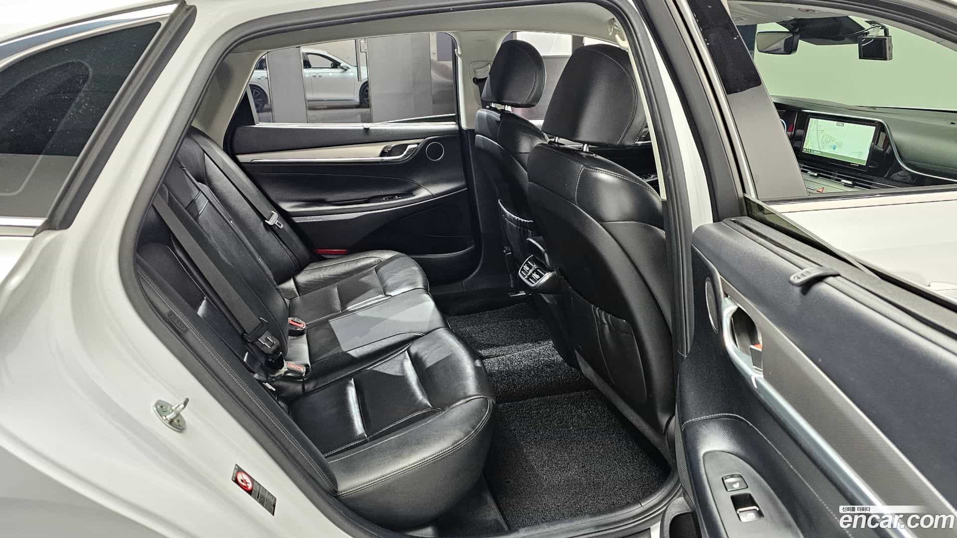 Grandeur Hyundai 2021.1-OPTION-016