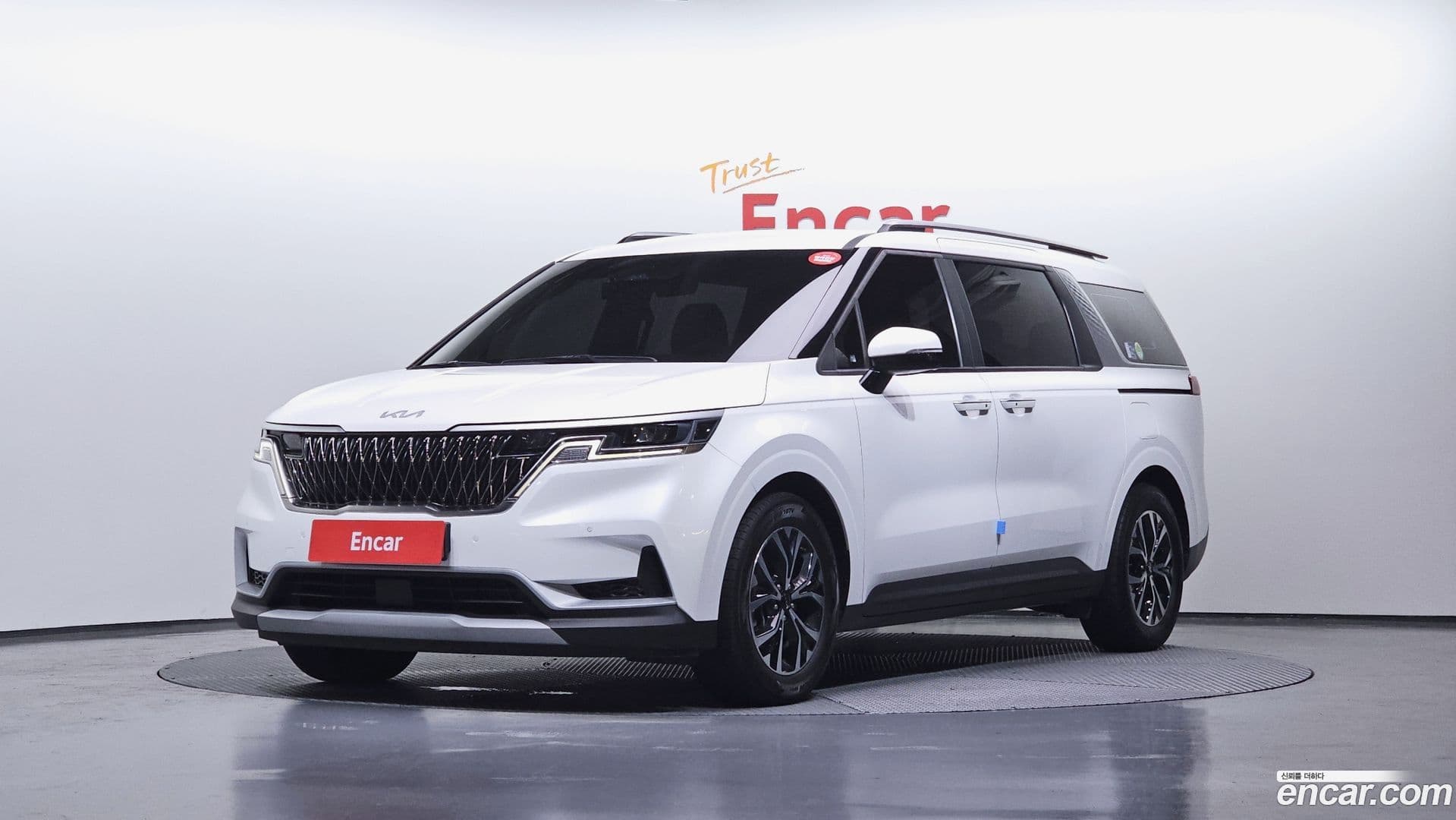 Main__Slider__Photo:Canival Kia 2021.11-0