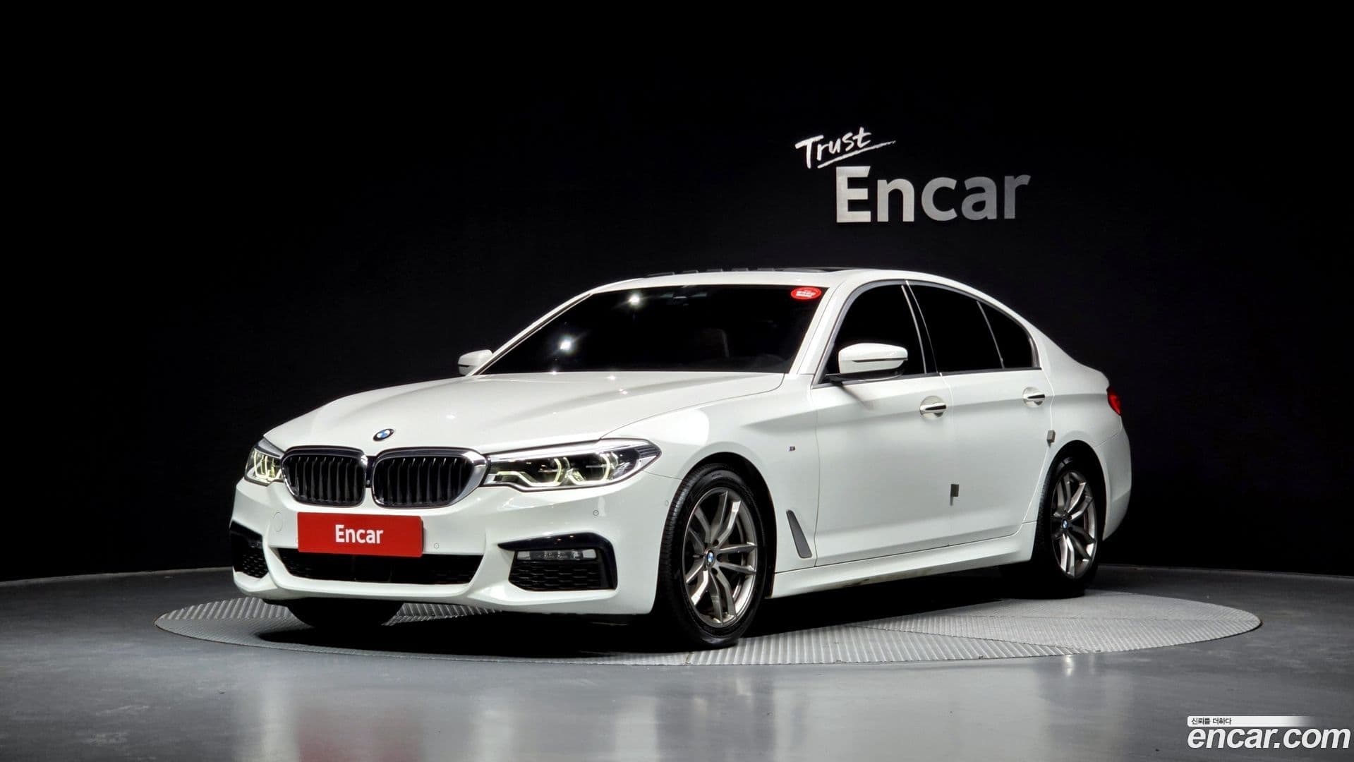 Main__Slider__Photo:5-Series BMW 2018.3-0