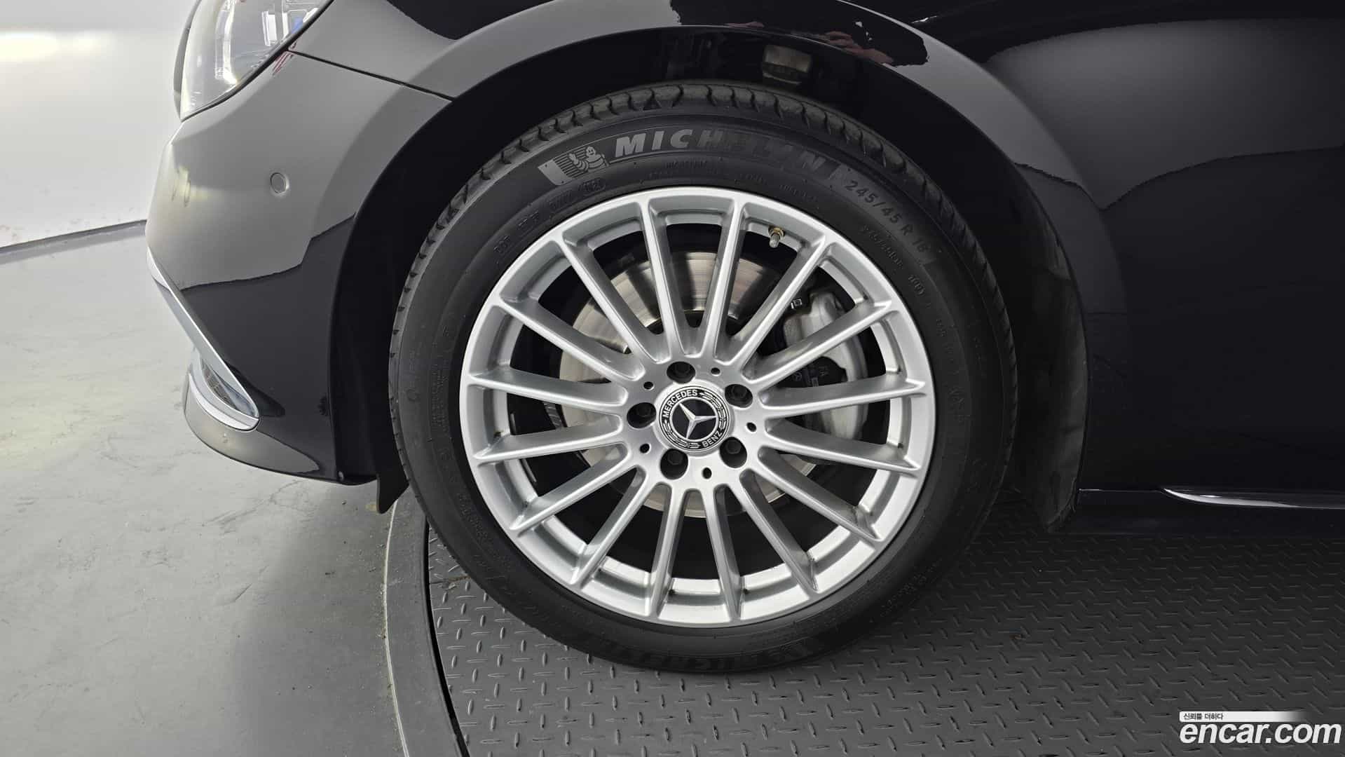 E-Class Mercedes-Benz 2021.8-OUTER-005