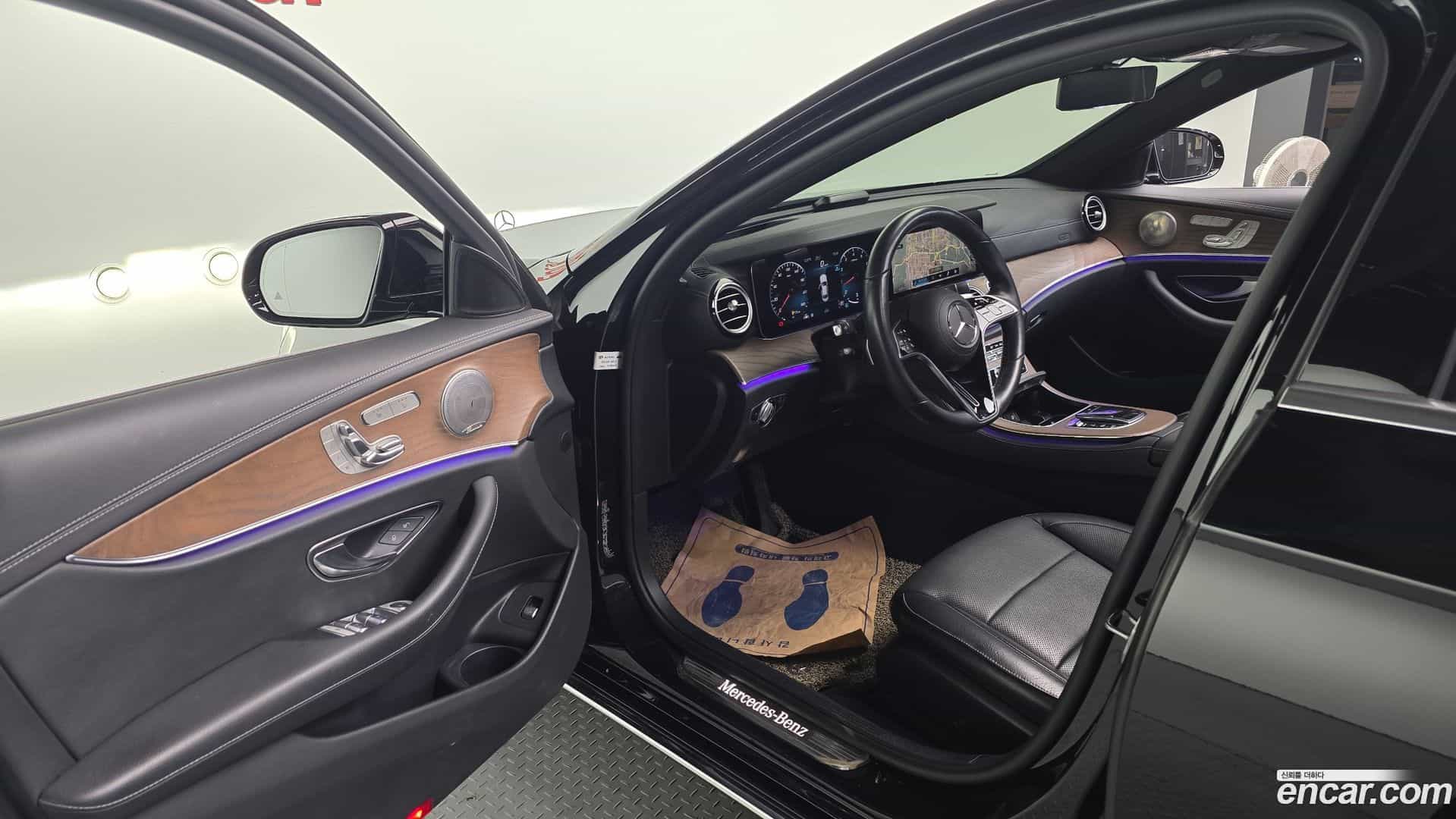 E-Class Mercedes-Benz 2021.8-OPTION-015