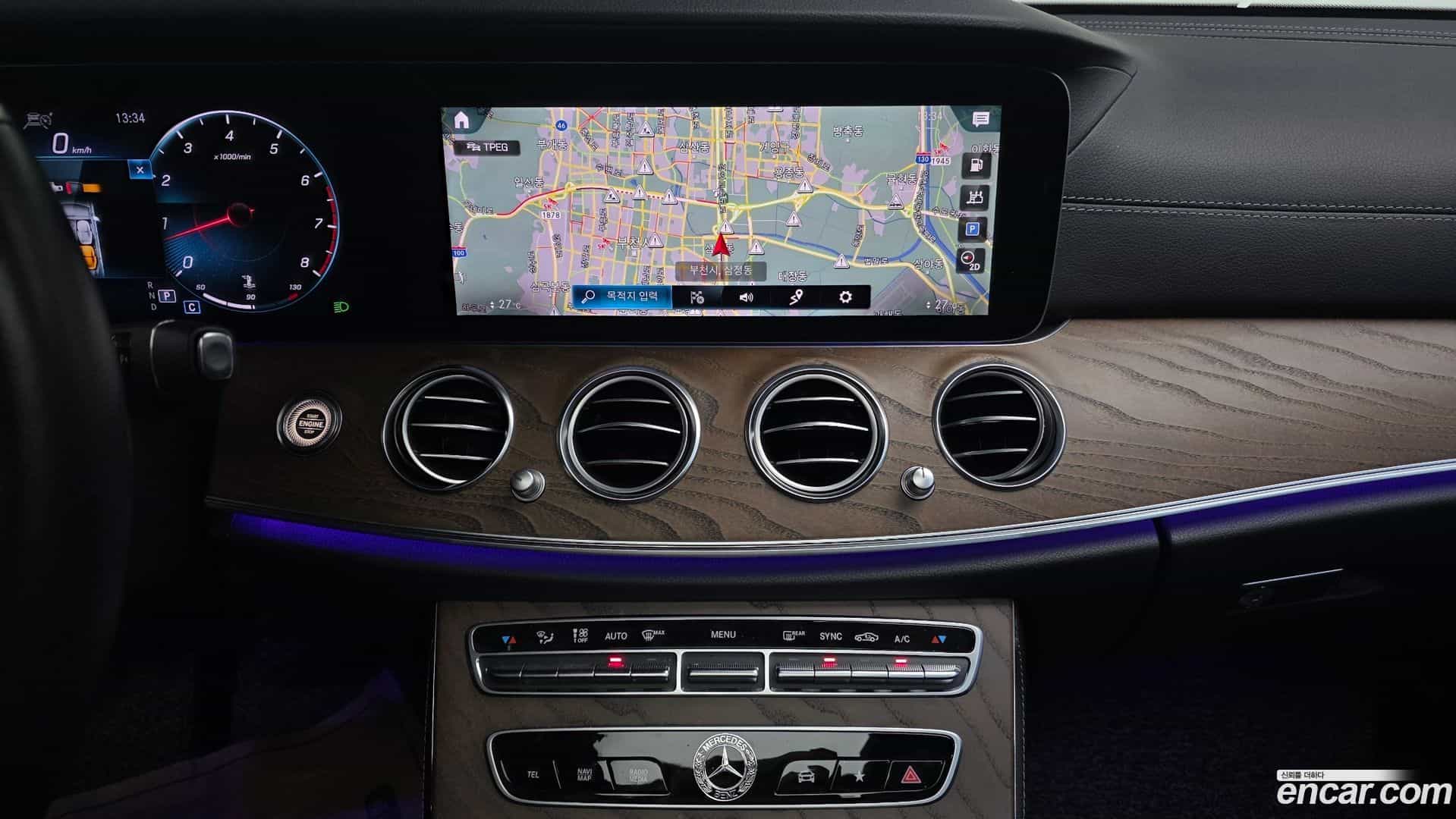 E-Class Mercedes-Benz 2021.8-OPTION-018