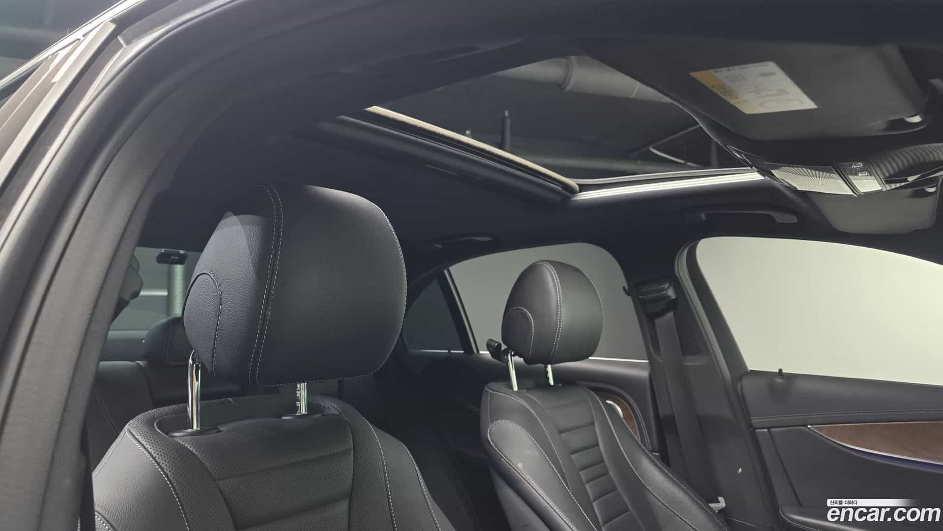 E-Class Mercedes-Benz 2021.8-OPTION-022