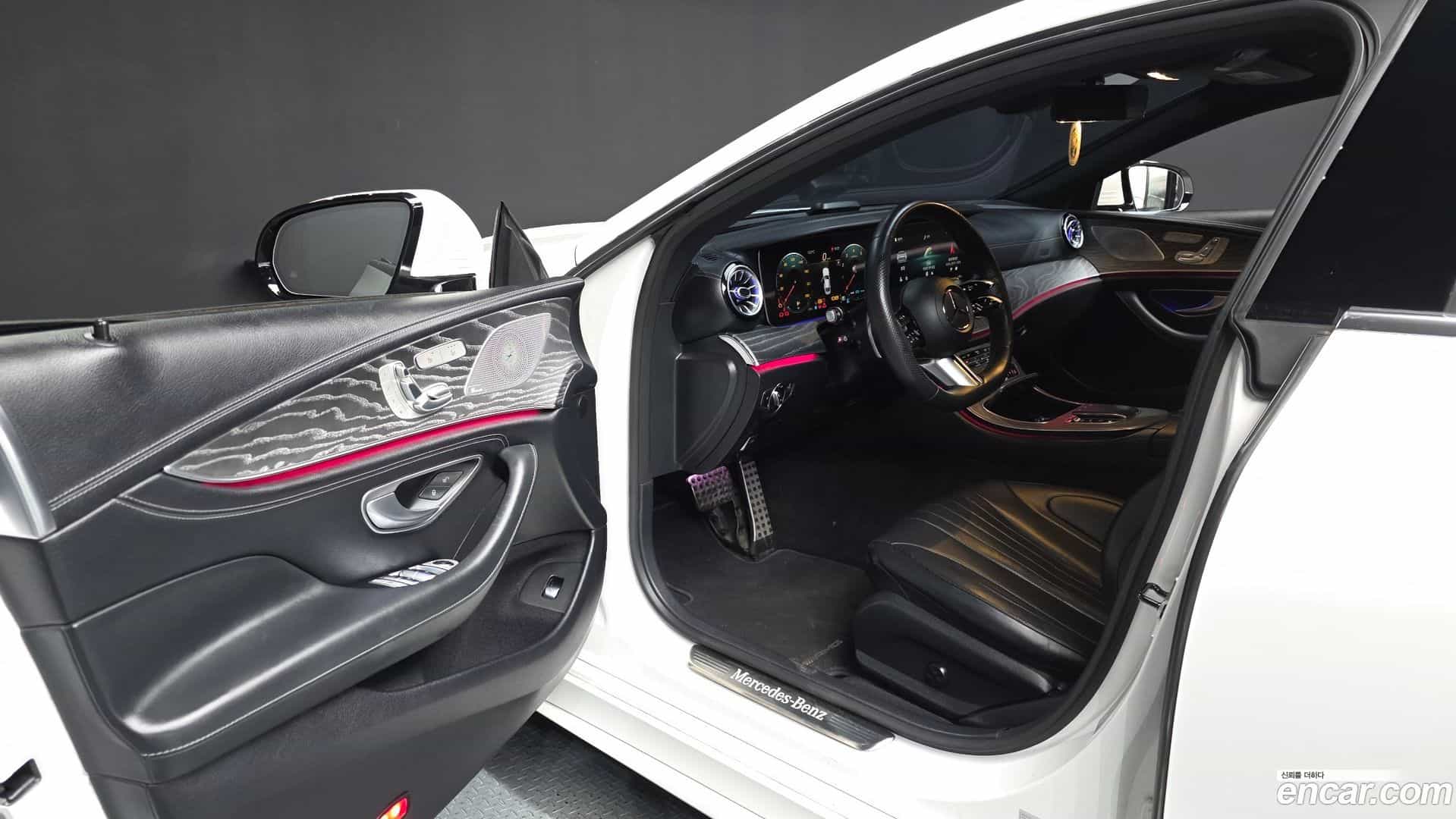 CLS-Class Mercedes-Benz 2022.9-INNER-010