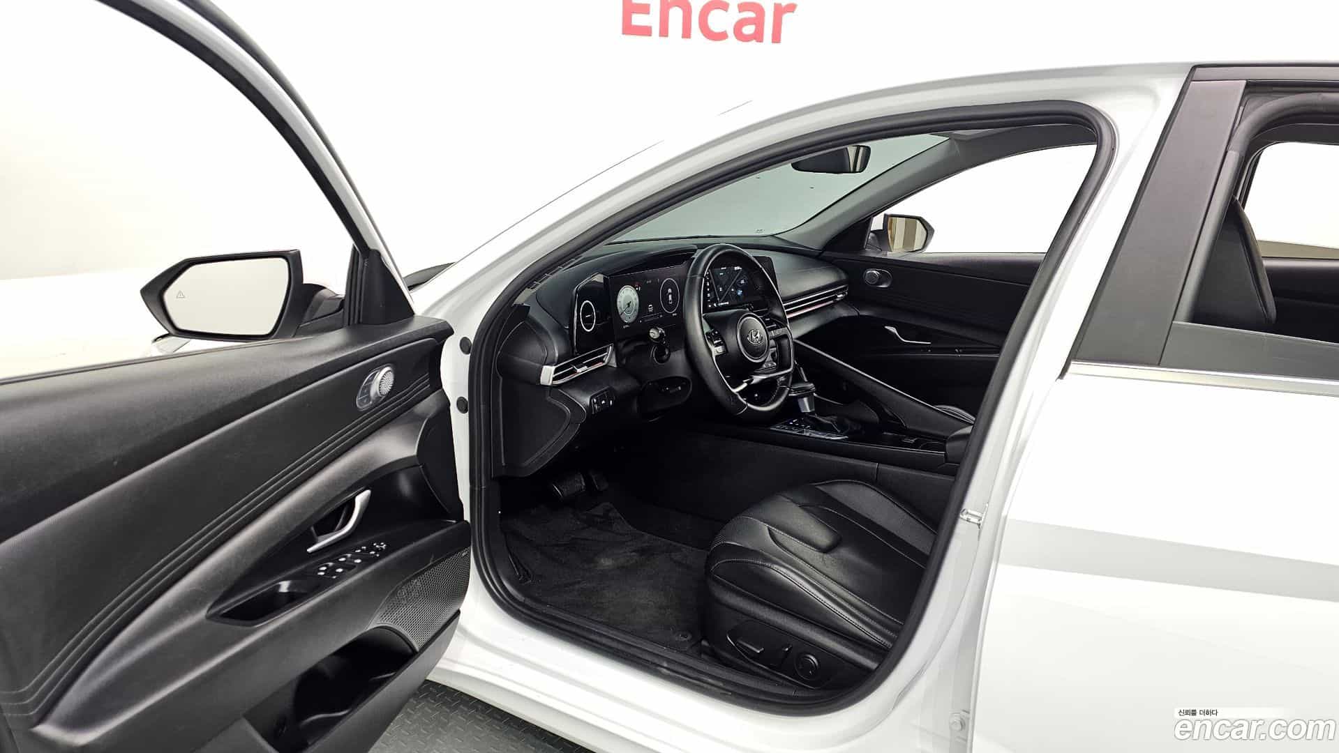 AVANTE Hyundai 2022.0-INNER-010