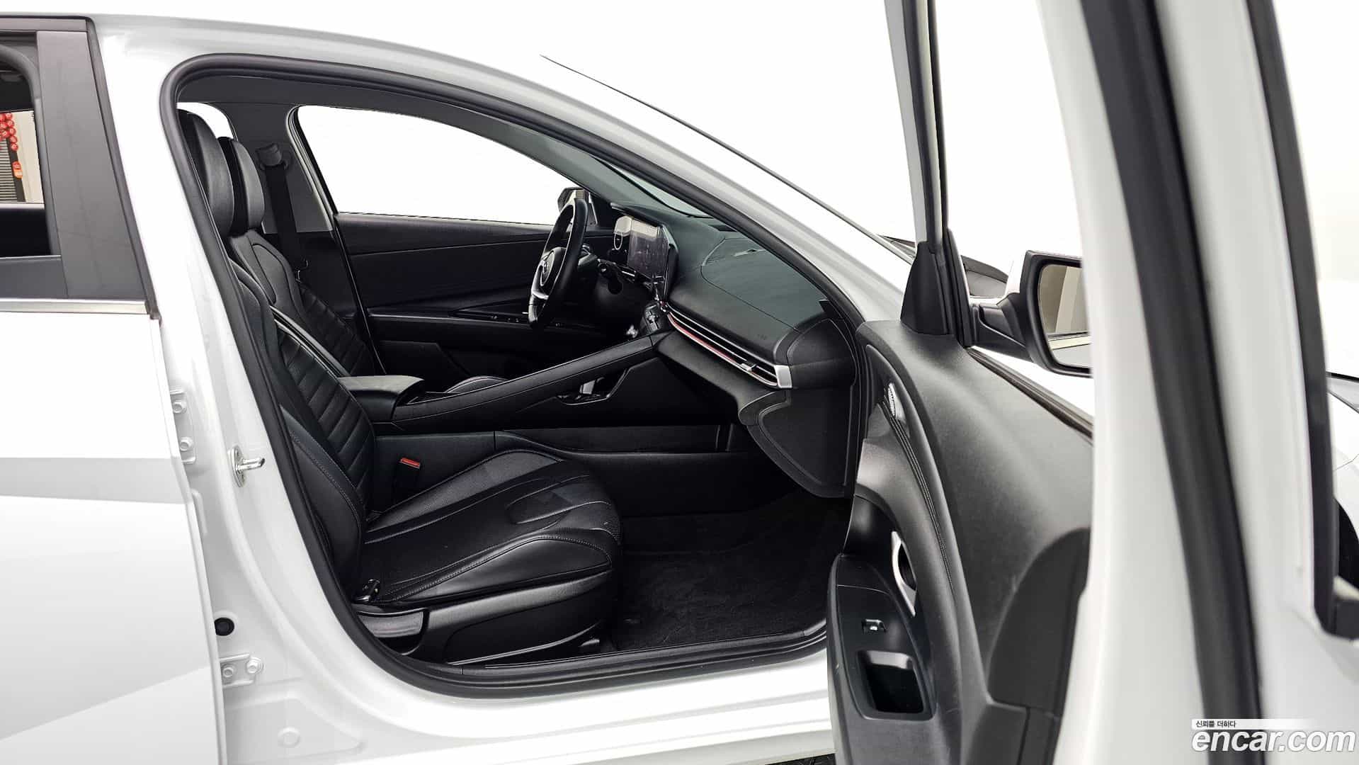 AVANTE Hyundai 2022.0-OPTION-015