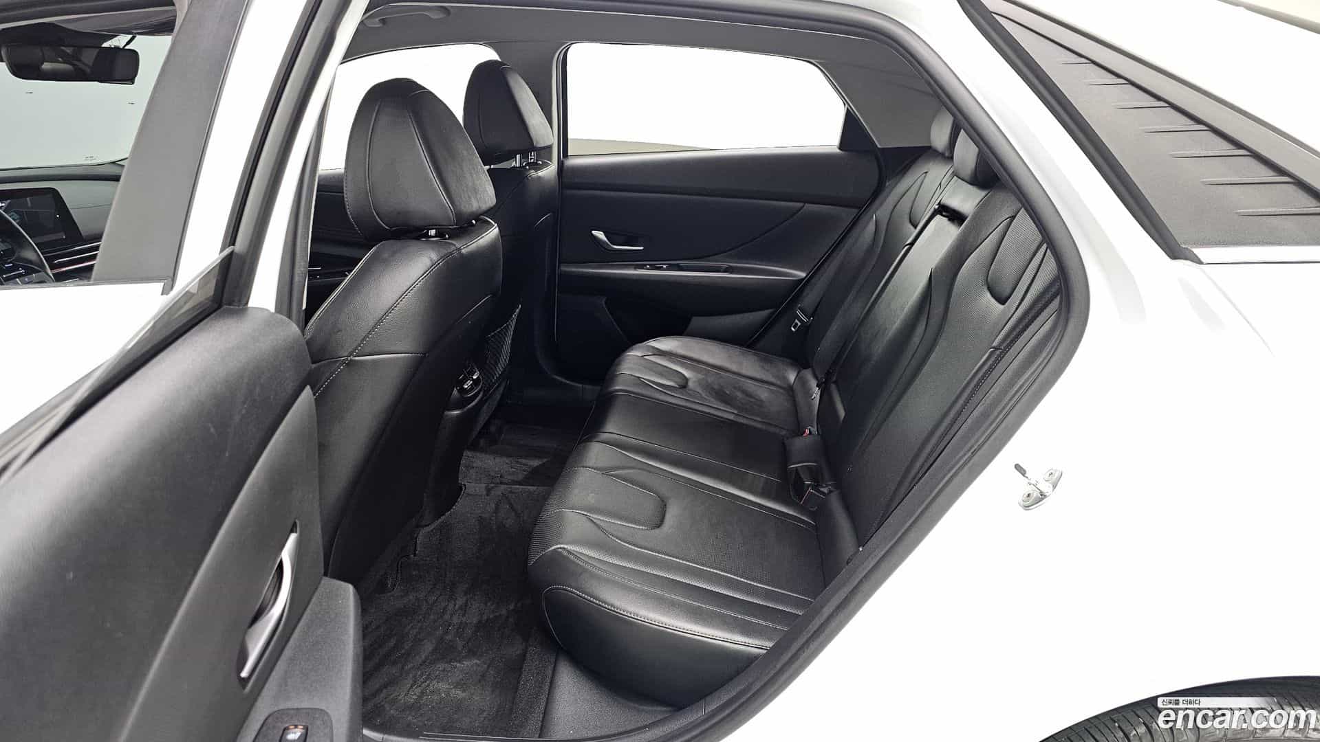 AVANTE Hyundai 2022.0-OPTION-016