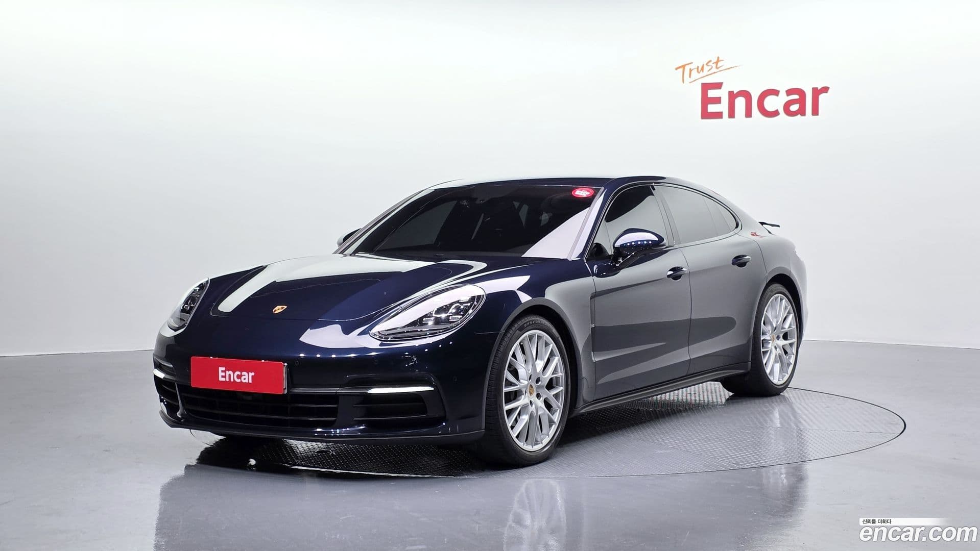 Main__Slider__Photo:Panamera Porsche 2018.11-0