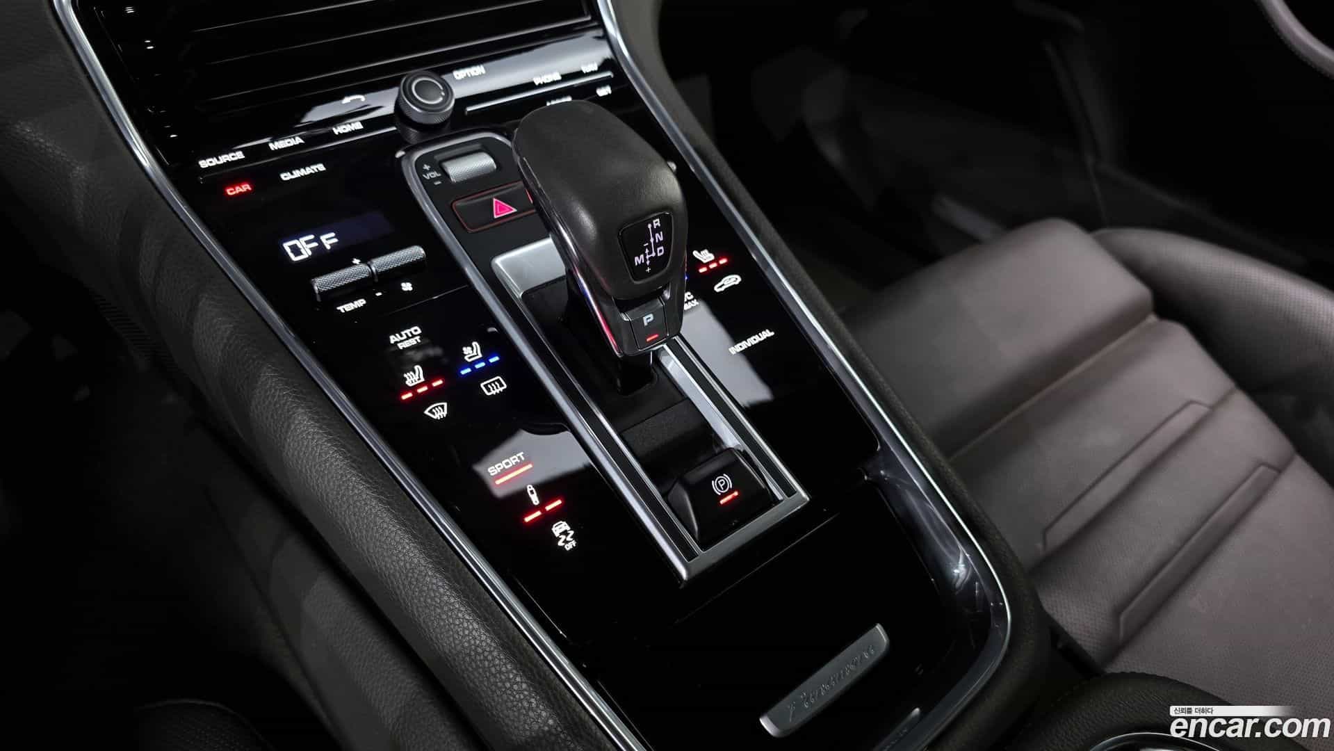 Panamera Porsche 2018.11-INNER-009