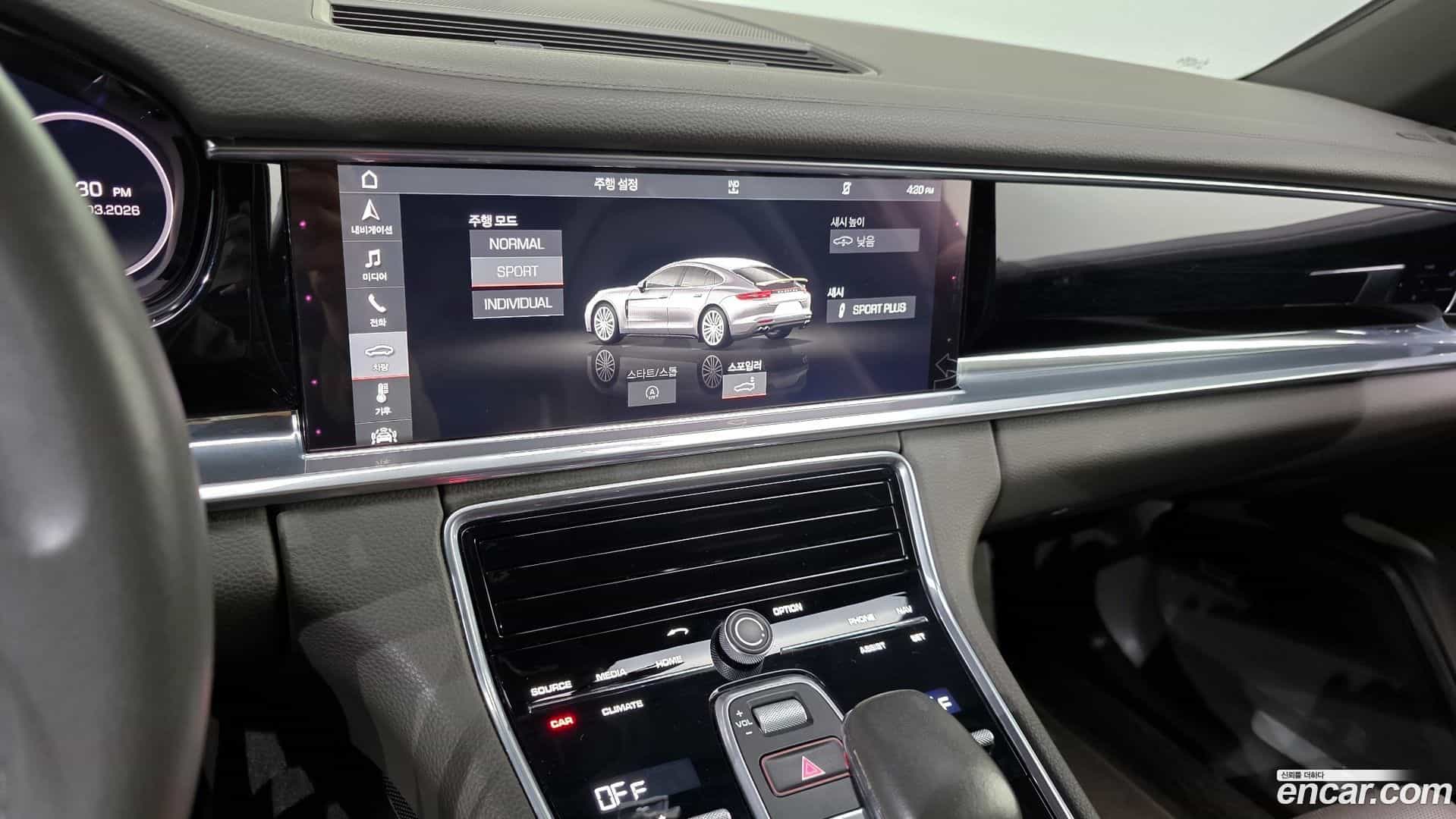 Panamera Porsche 2018.11-OPTION-018