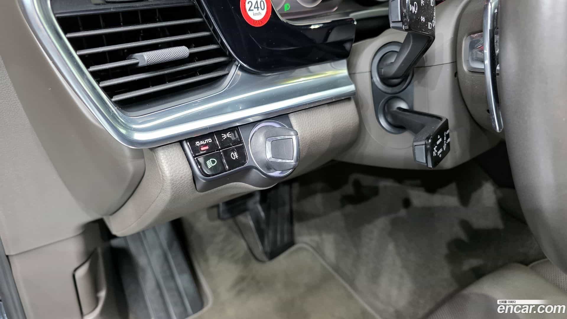 Panamera Porsche 2018.11-OPTION-021