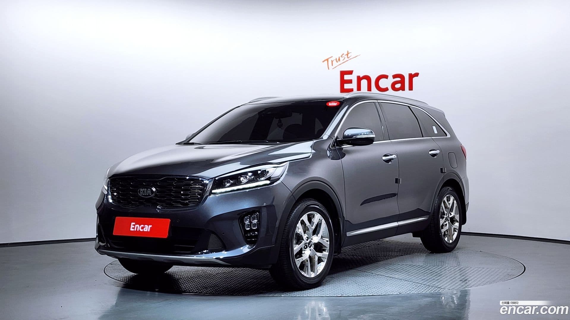 Main__Slider__Photo:Sorento Kia 2019.4-0