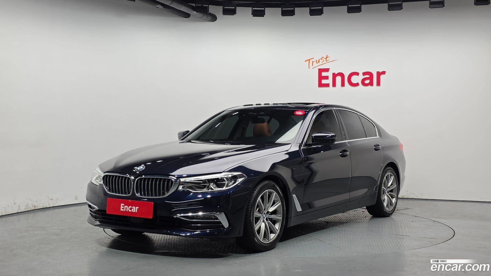 Main__Slider__Photo:5-Series BMW 2019.6-0