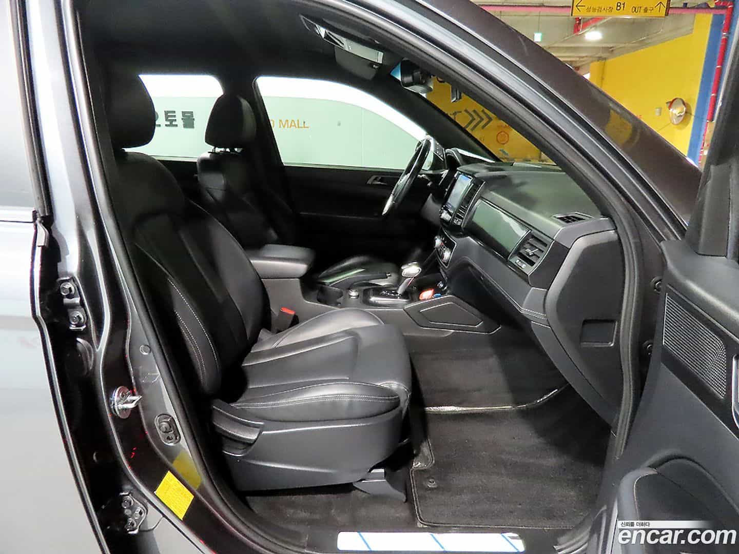 Rexton KG Mobility 2020.8-INNER-009