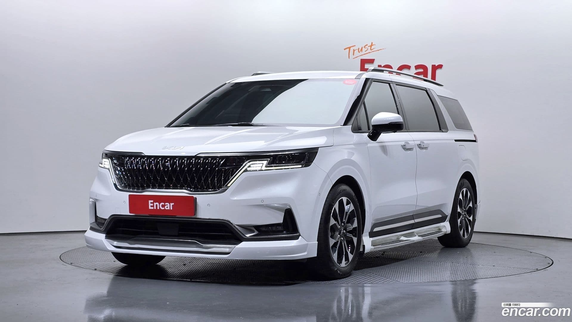 Main__Slider__Photo:Canival Kia 2023.4-0