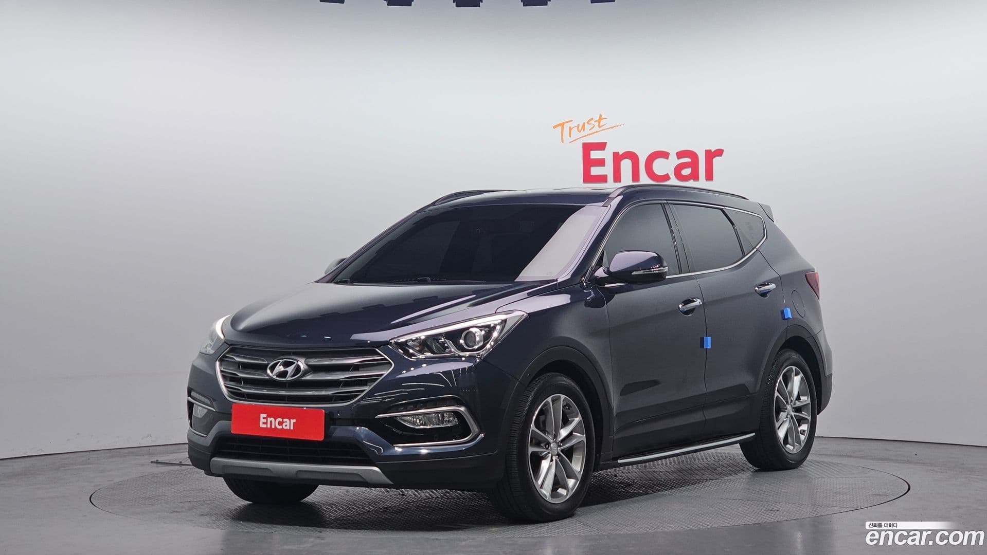 Main__Slider__Photo:Santafe Hyundai 2015.9-0