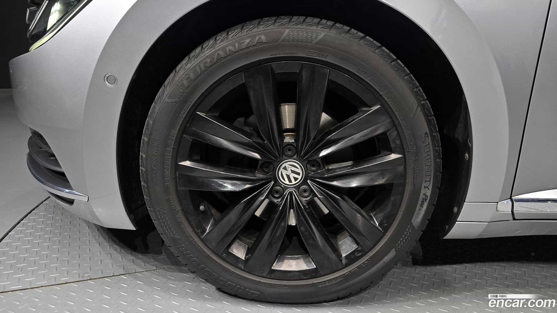 Arteon Volkswagen 2019.11-OUTER-005